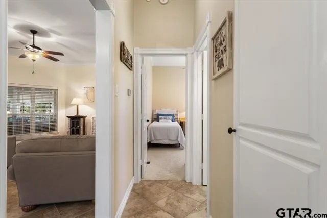 Single Family Residence For Sale in Henderson County , 3522 S Island Drive, Chandler, Texas 75758, 3 Bedrooms, 2 Bathrooms, 2 Garage spaces, 1,949 Sqft, built in 1996, Price $799,000, mls#21266480, Real Estate Agent in Chandler, Homes For Sale in Henderson county, Homes For Sale in Chandler, Realtor in Chandler Texas, Real Estate Brokerage Independent Realty Texas, Luminita Cordes Realtor