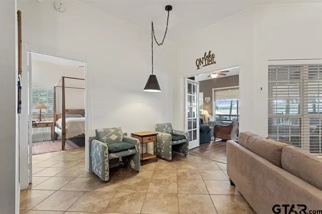 Single Family Residence For Sale in Henderson County , 3522 S Island Drive, Chandler, Texas 75758, 3 Bedrooms, 2 Bathrooms, 2 Garage spaces, 1,949 Sqft, built in 1996, Price $799,000, mls#21266480, Real Estate Agent in Chandler, Homes For Sale in Henderson county, Homes For Sale in Chandler, Realtor in Chandler Texas, Real Estate Brokerage Independent Realty Texas, Luminita Cordes Realtor