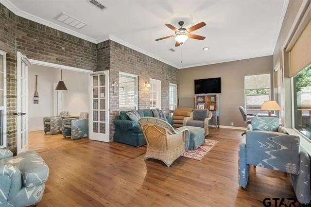 Single Family Residence For Sale in Henderson County , 3522 S Island Drive, Chandler, Texas 75758, 3 Bedrooms, 2 Bathrooms, 2 Garage spaces, 1,949 Sqft, built in 1996, Price $799,000, mls#21266480, Real Estate Agent in Chandler, Homes For Sale in Henderson county, Homes For Sale in Chandler, Realtor in Chandler Texas, Real Estate Brokerage Independent Realty Texas, Luminita Cordes Realtor