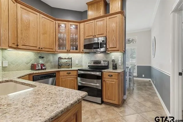 Single Family Residence For Sale in Henderson County , 3522 S Island Drive, Chandler, Texas 75758, 3 Bedrooms, 2 Bathrooms, 2 Garage spaces, 1,949 Sqft, built in 1996, Price $799,000, mls#21266480, Real Estate Agent in Chandler, Homes For Sale in Henderson county, Homes For Sale in Chandler, Realtor in Chandler Texas, Real Estate Brokerage Independent Realty Texas, Luminita Cordes Realtor