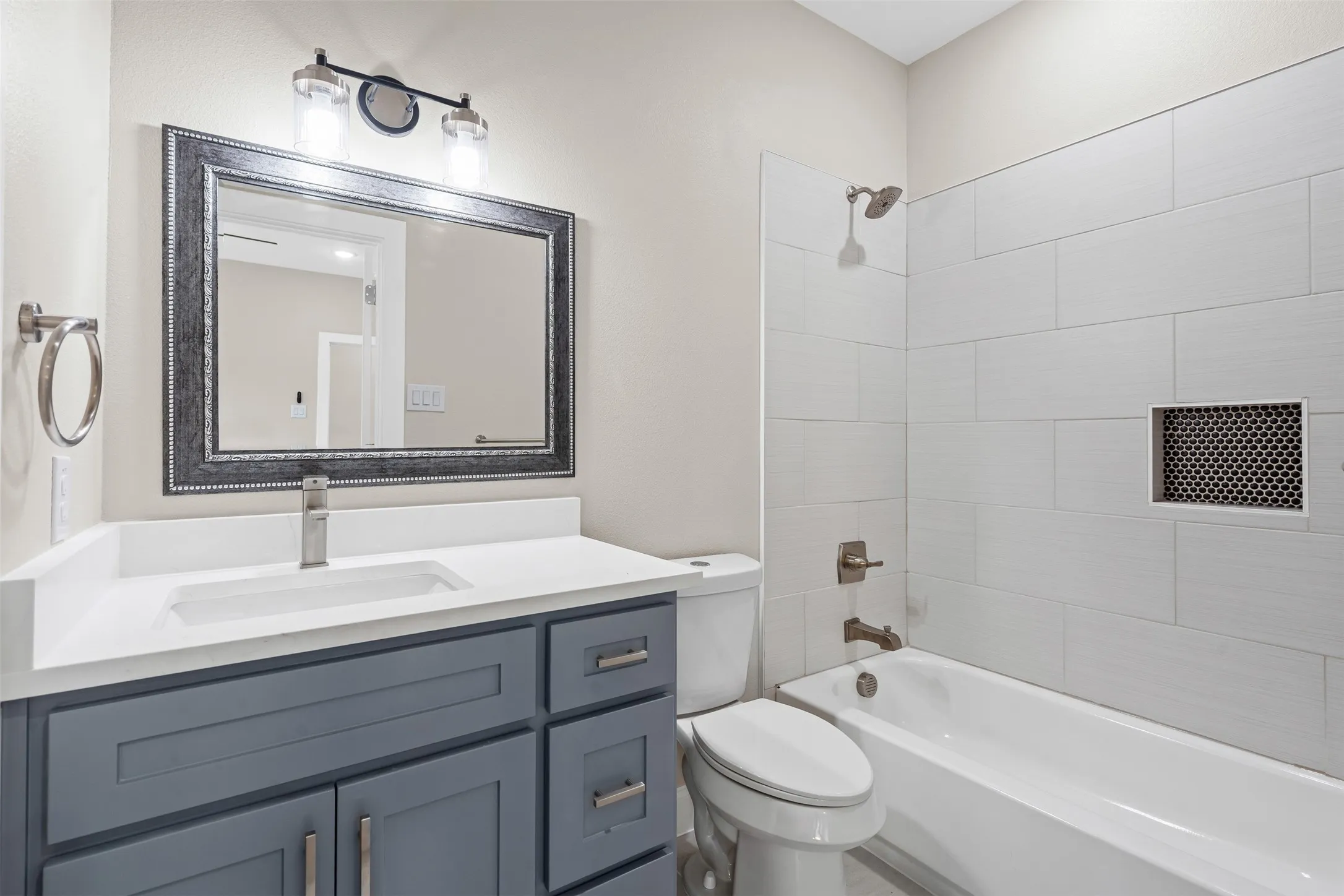 Single Family Residence For Sale in Hood County , 913 Pease River Drive, Granbury, Texas 76048, 3 Bedroom, 2 Bathroom, 1 Garage spaces, 1,369 Sqft, built in 2024, mls#21259448, Real Estate Agent in Granbury, Homes For Sale in Hood county, Homes For Sale in Granbury, Realtor in Granbury Texas, Real Estate Brokerage Independent Realty Texas, Luminita Cordes Realtor