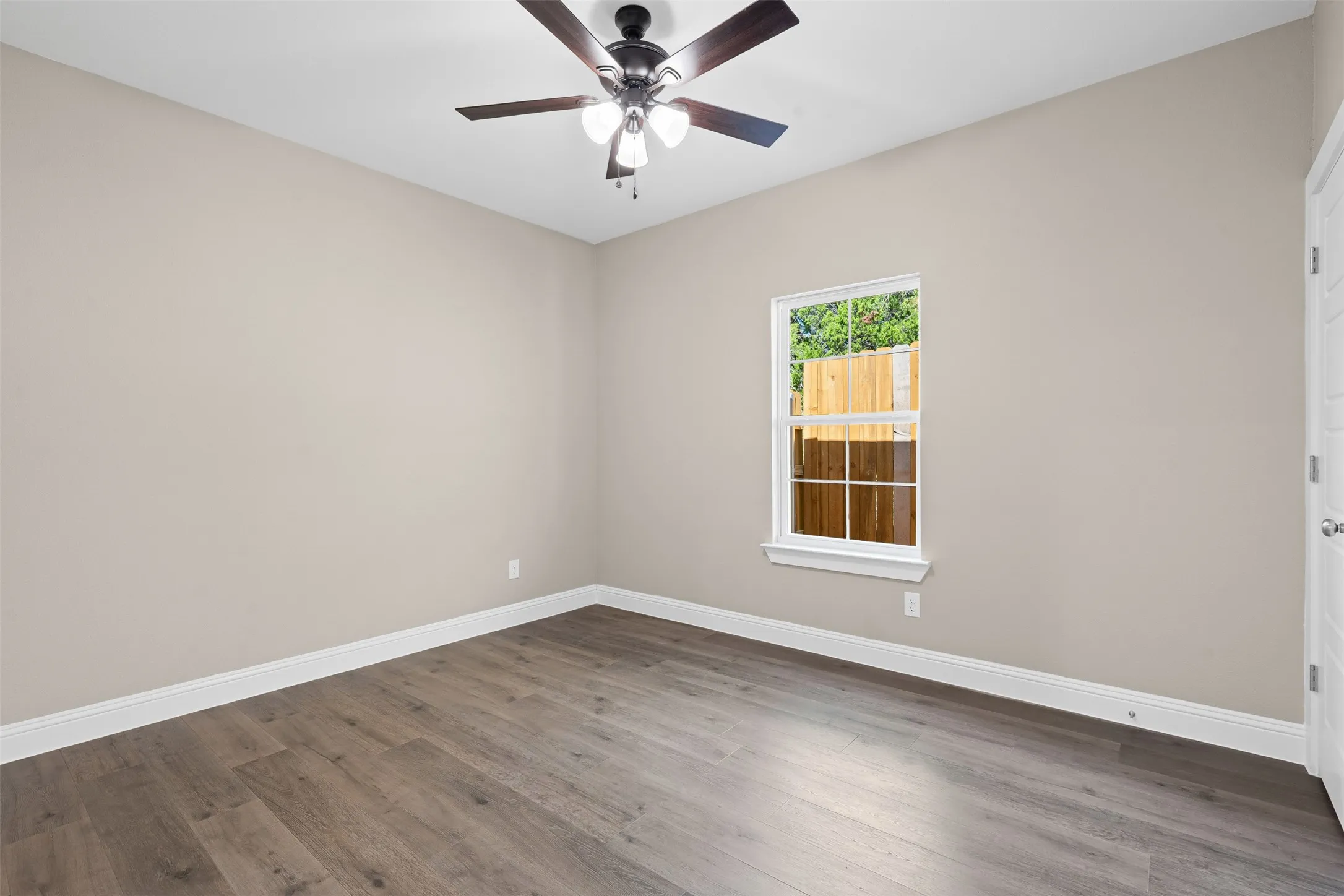 Single Family Residence For Sale in Hood County , 913 Pease River Drive, Granbury, Texas 76048, 3 Bedroom, 2 Bathroom, 1 Garage spaces, 1,369 Sqft, built in 2024, mls#21259448, Real Estate Agent in Granbury, Homes For Sale in Hood county, Homes For Sale in Granbury, Realtor in Granbury Texas, Real Estate Brokerage Independent Realty Texas, Luminita Cordes Realtor