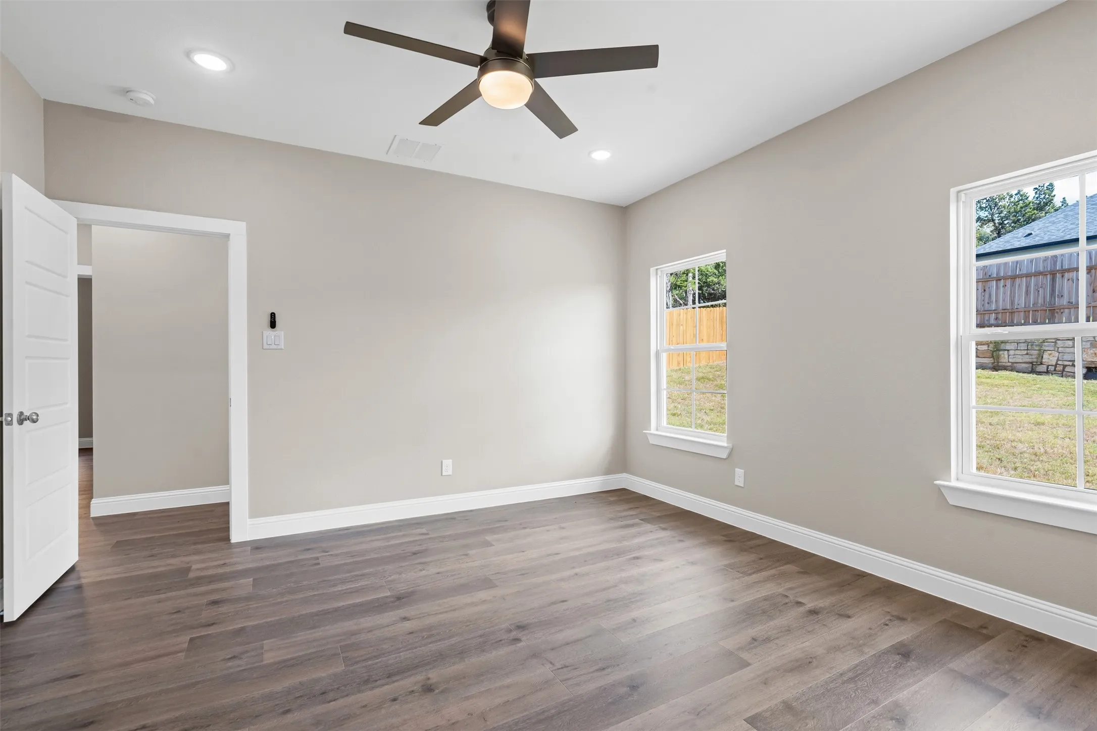 Single Family Residence For Sale in Hood County , 913 Pease River Drive, Granbury, Texas 76048, 3 Bedroom, 2 Bathroom, 1 Garage spaces, 1,369 Sqft, built in 2024, mls#21259448, Real Estate Agent in Granbury, Homes For Sale in Hood county, Homes For Sale in Granbury, Realtor in Granbury Texas, Real Estate Brokerage Independent Realty Texas, Luminita Cordes Realtor