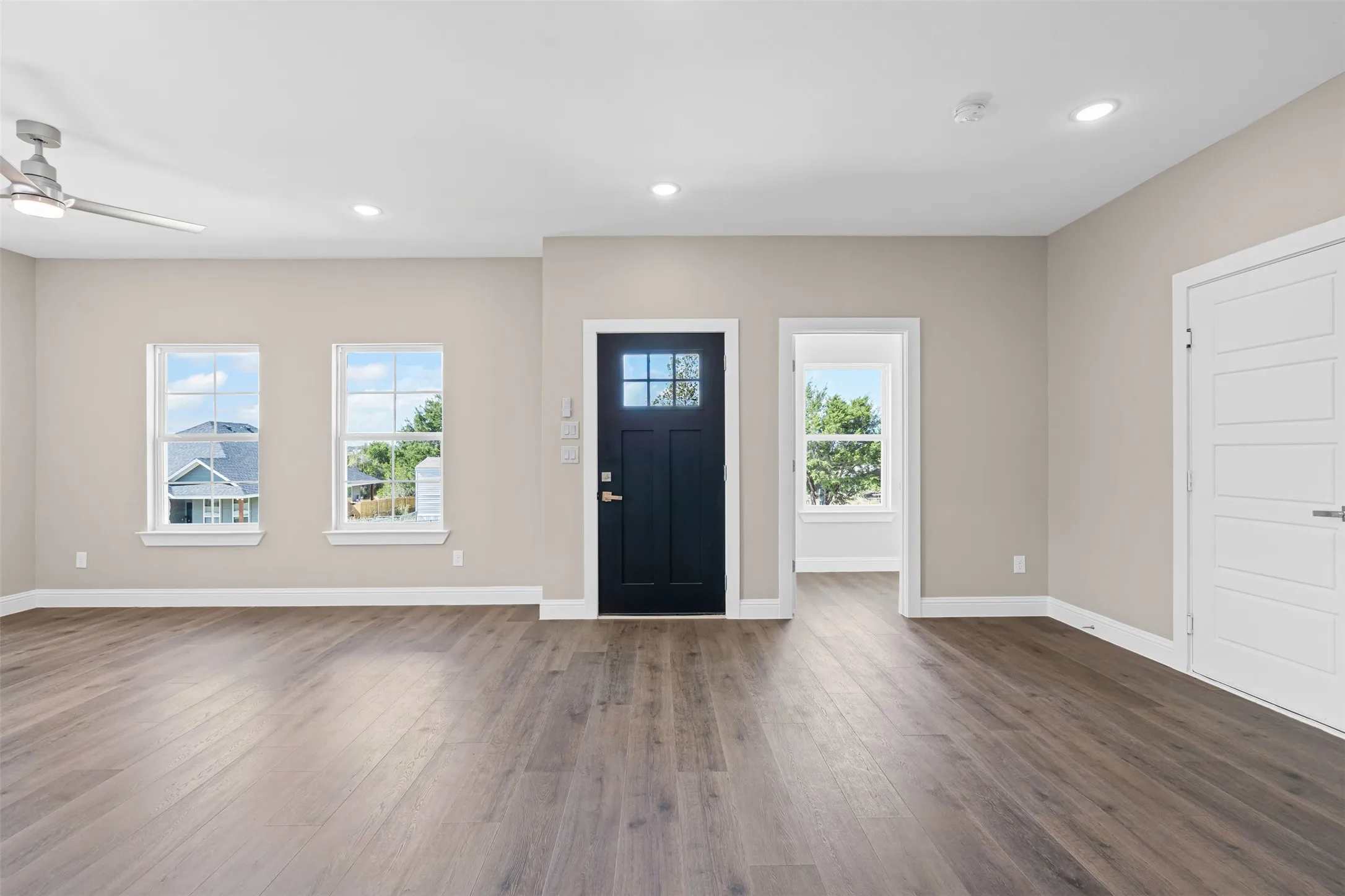 Single Family Residence For Sale in Hood County , 913 Pease River Drive, Granbury, Texas 76048, 3 Bedroom, 2 Bathroom, 1 Garage spaces, 1,369 Sqft, built in 2024, mls#21259448, Real Estate Agent in Granbury, Homes For Sale in Hood county, Homes For Sale in Granbury, Realtor in Granbury Texas, Real Estate Brokerage Independent Realty Texas, Luminita Cordes Realtor