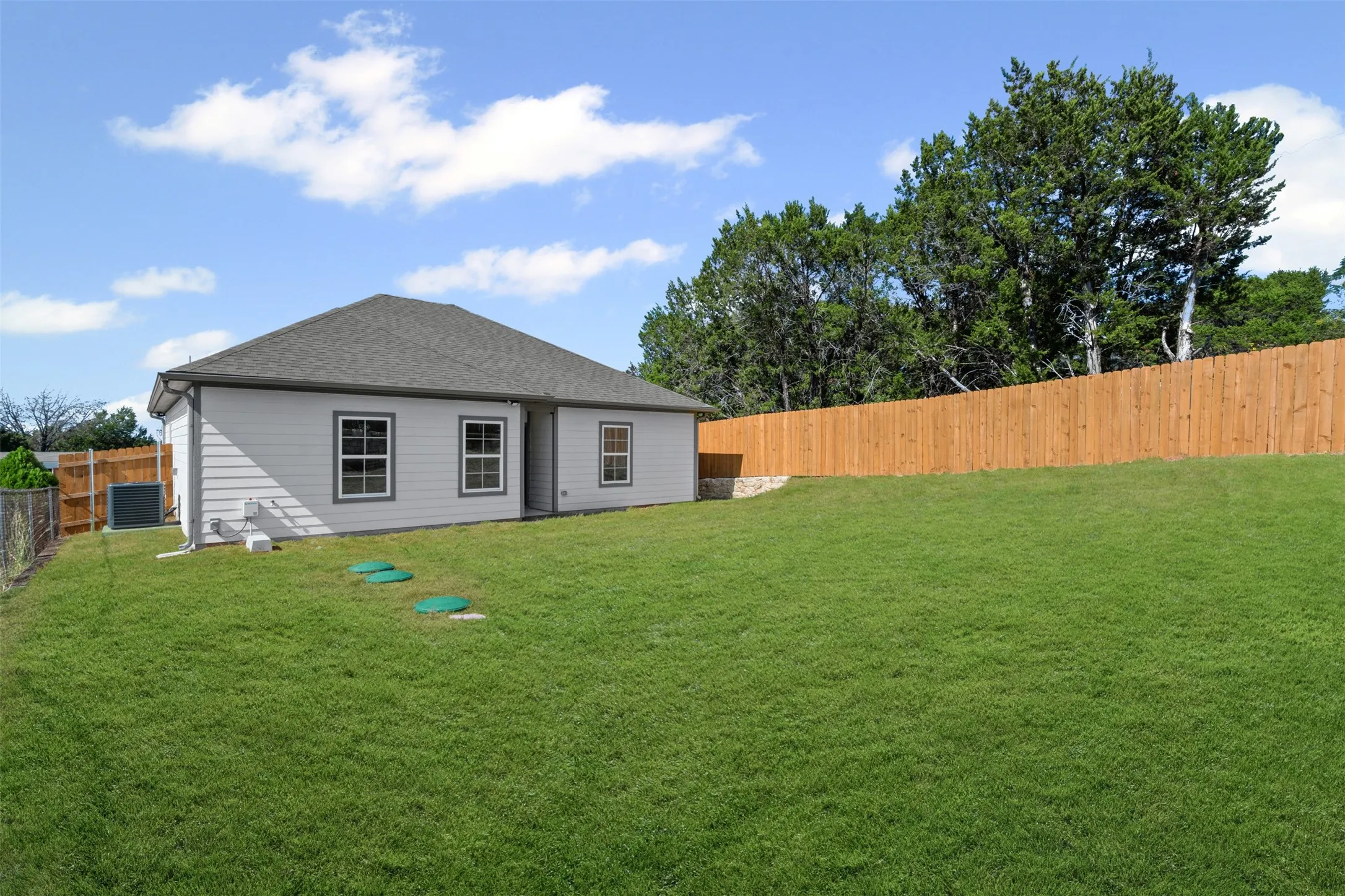 Single Family Residence For Sale in Hood County , 913 Pease River Drive, Granbury, Texas 76048, 3 Bedroom, 2 Bathroom, 1 Garage spaces, 1,369 Sqft, built in 2024, mls#21259448, Real Estate Agent in Granbury, Homes For Sale in Hood county, Homes For Sale in Granbury, Realtor in Granbury Texas, Real Estate Brokerage Independent Realty Texas, Luminita Cordes Realtor