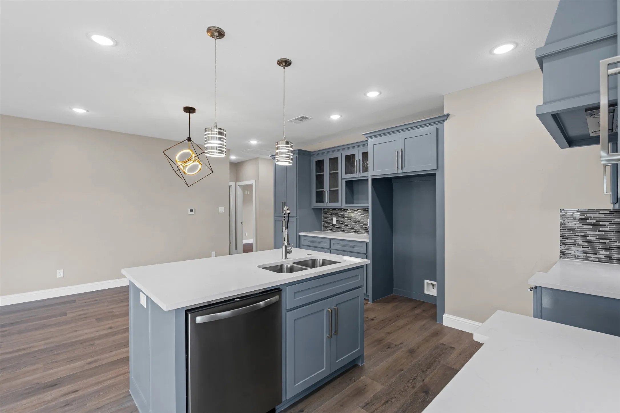 Single Family Residence For Sale in Hood County , 913 Pease River Drive, Granbury, Texas 76048, 3 Bedroom, 2 Bathroom, 1 Garage spaces, 1,369 Sqft, built in 2024, mls#21259448, Real Estate Agent in Granbury, Homes For Sale in Hood county, Homes For Sale in Granbury, Realtor in Granbury Texas, Real Estate Brokerage Independent Realty Texas, Luminita Cordes Realtor