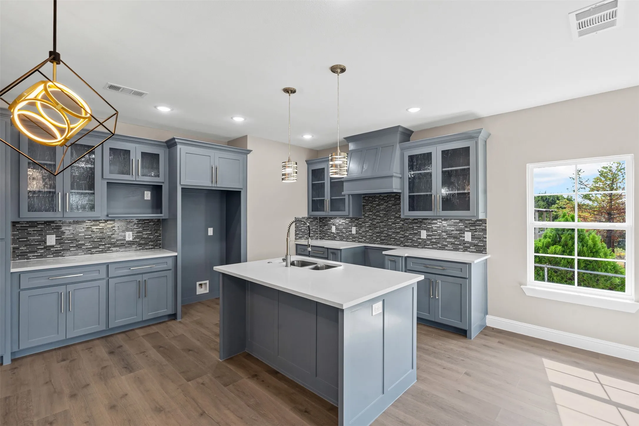 Single Family Residence For Sale in Hood County , 913 Pease River Drive, Granbury, Texas 76048, 3 Bedroom, 2 Bathroom, 1 Garage spaces, 1,369 Sqft, built in 2024, mls#21259448, Real Estate Agent in Granbury, Homes For Sale in Hood county, Homes For Sale in Granbury, Realtor in Granbury Texas, Real Estate Brokerage Independent Realty Texas, Luminita Cordes Realtor