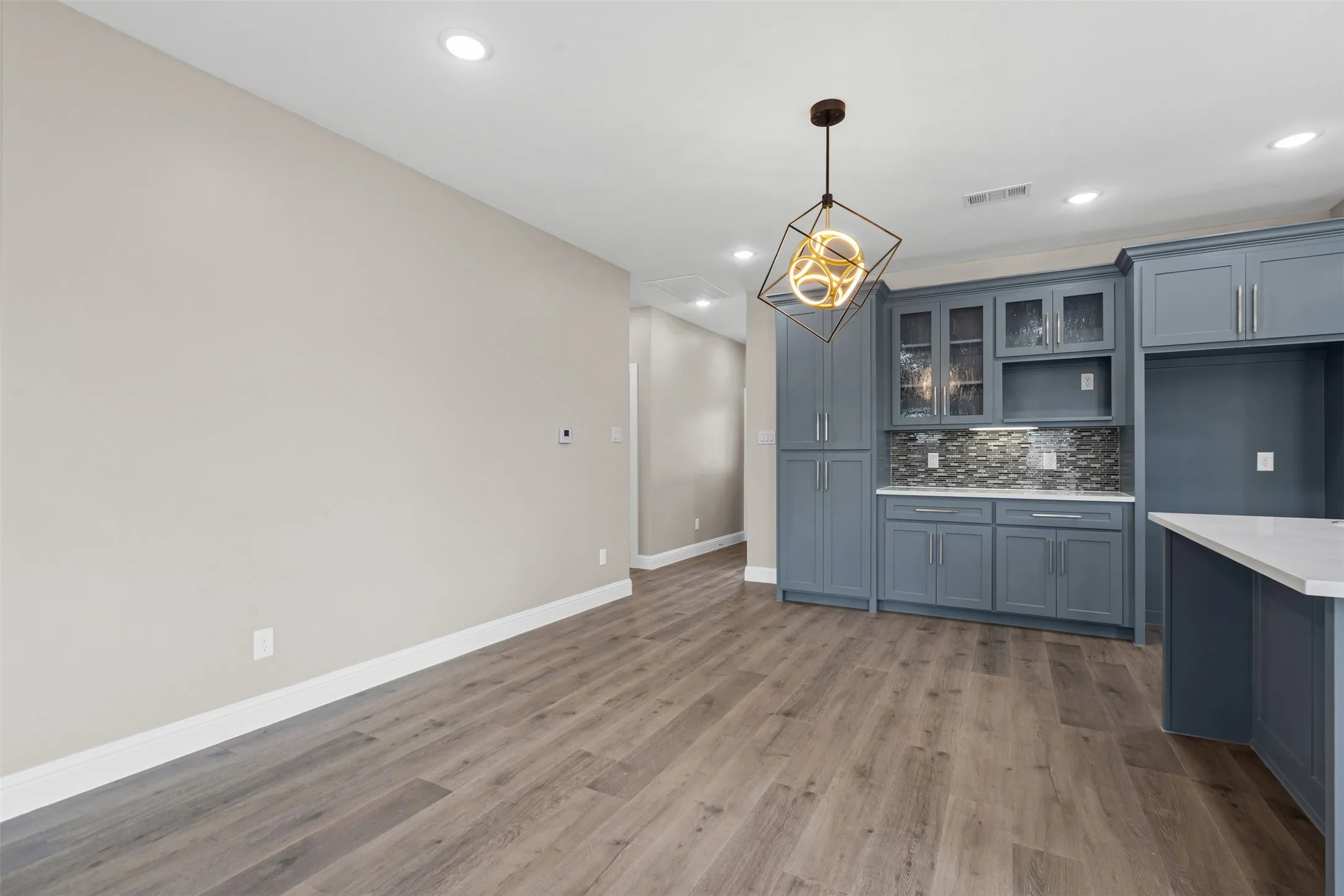 Single Family Residence For Sale in Hood County , 913 Pease River Drive, Granbury, Texas 76048, 3 Bedroom, 2 Bathroom, 1 Garage spaces, 1,369 Sqft, built in 2024, mls#21259448, Real Estate Agent in Granbury, Homes For Sale in Hood county, Homes For Sale in Granbury, Realtor in Granbury Texas, Real Estate Brokerage Independent Realty Texas, Luminita Cordes Realtor
