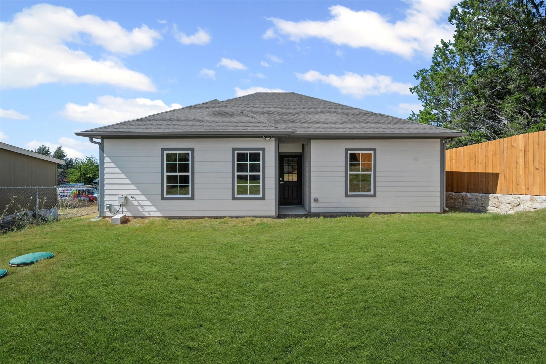 Single Family Residence For Sale in Hood County , 913 Pease River Drive, Granbury, Texas 76048, 3 Bedroom, 2 Bathroom, 1 Garage spaces, 1,369 Sqft, built in 2024, mls#21259448, Real Estate Agent in Granbury, Homes For Sale in Hood county, Homes For Sale in Granbury, Realtor in Granbury Texas, Real Estate Brokerage Independent Realty Texas, Luminita Cordes Realtor