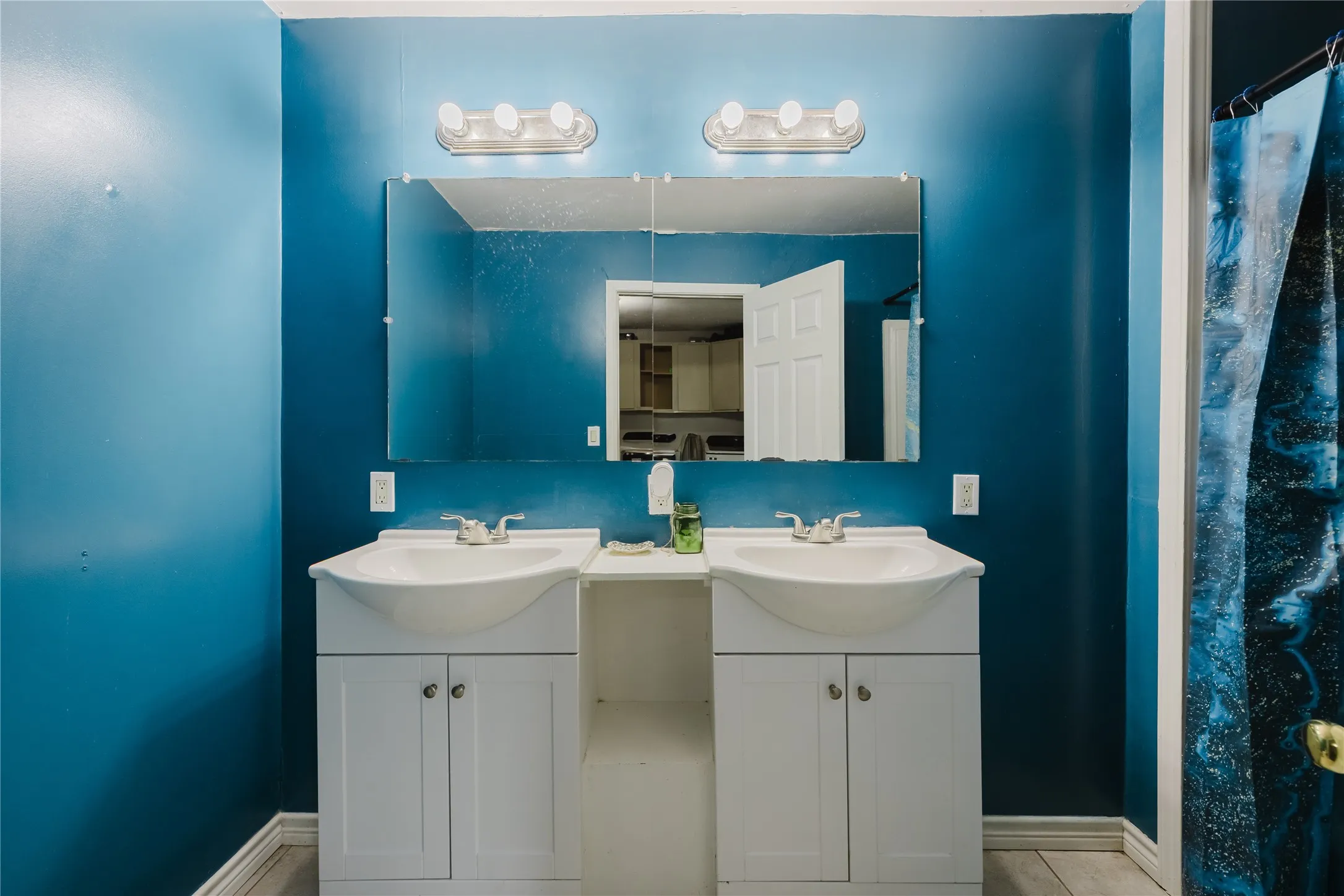 Single Family Residence For Sale in Eastland County , 201 E Plummer Street, Eastland, Texas 76448, 4 Bedroom, 2 Bathroom, 2 Garage spaces, 2,617 Sqft, built in 1920, mls#21266458, Real Estate Agent in Eastland, Homes For Sale in Eastland county, Homes For Sale in Eastland, Realtor in Eastland Texas, Real Estate Brokerage Independent Realty Texas, Luminita Cordes Realtor