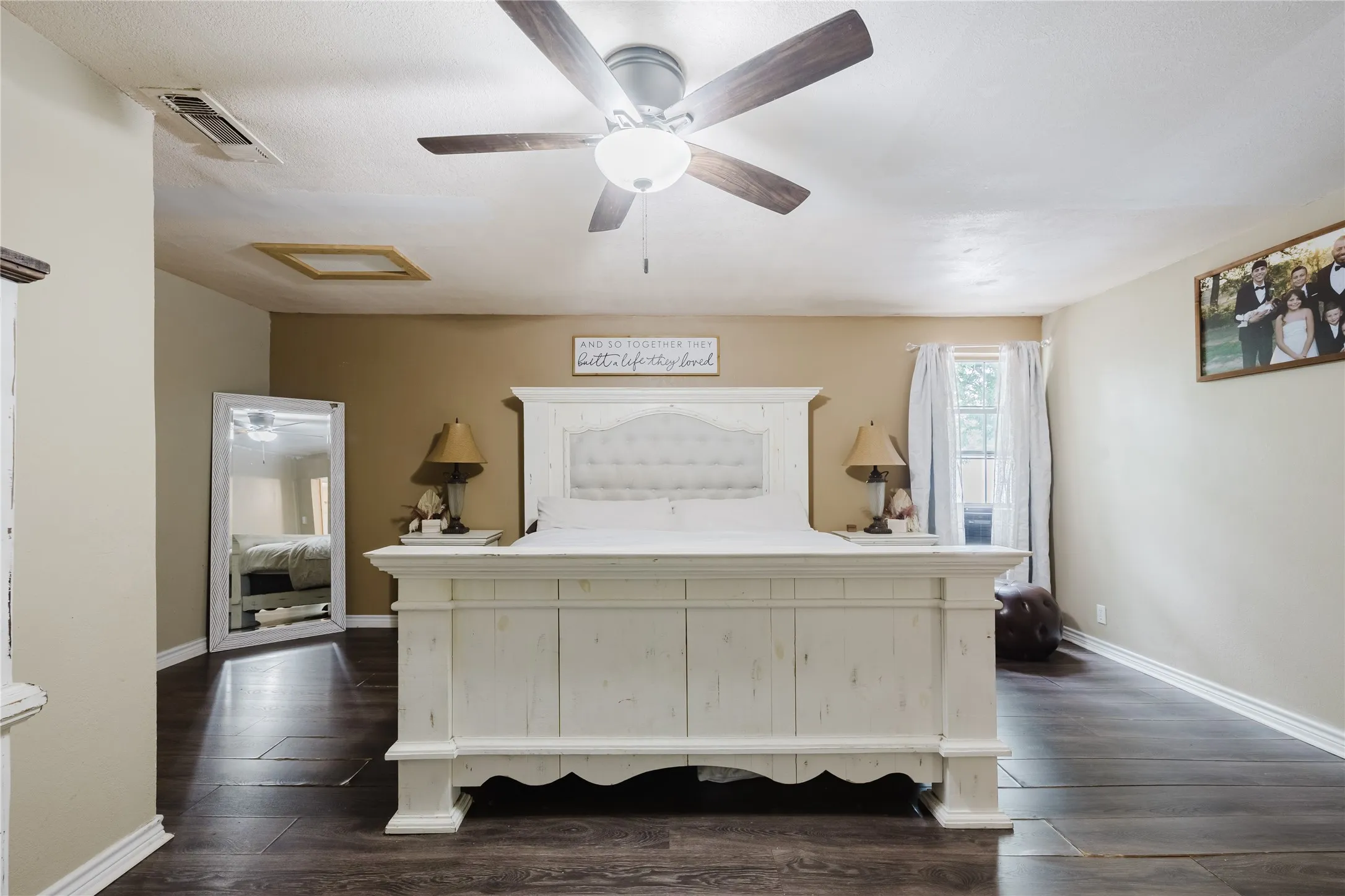 Single Family Residence For Sale in Eastland County , 201 E Plummer Street, Eastland, Texas 76448, 4 Bedroom, 2 Bathroom, 2 Garage spaces, 2,617 Sqft, built in 1920, mls#21266458, Real Estate Agent in Eastland, Homes For Sale in Eastland county, Homes For Sale in Eastland, Realtor in Eastland Texas, Real Estate Brokerage Independent Realty Texas, Luminita Cordes Realtor