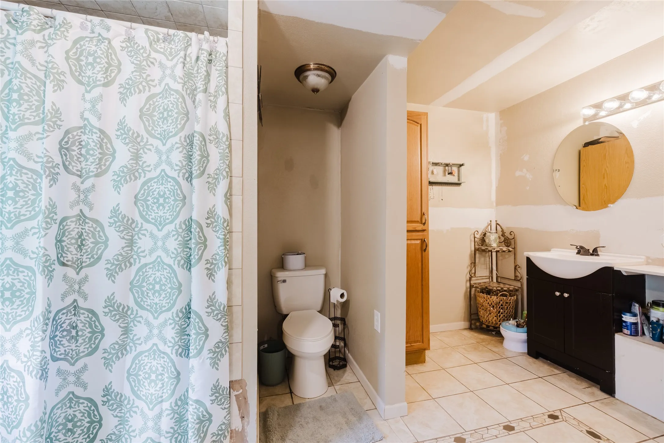 Single Family Residence For Sale in Eastland County , 201 E Plummer Street, Eastland, Texas 76448, 4 Bedroom, 2 Bathroom, 2 Garage spaces, 2,617 Sqft, built in 1920, mls#21266458, Real Estate Agent in Eastland, Homes For Sale in Eastland county, Homes For Sale in Eastland, Realtor in Eastland Texas, Real Estate Brokerage Independent Realty Texas, Luminita Cordes Realtor