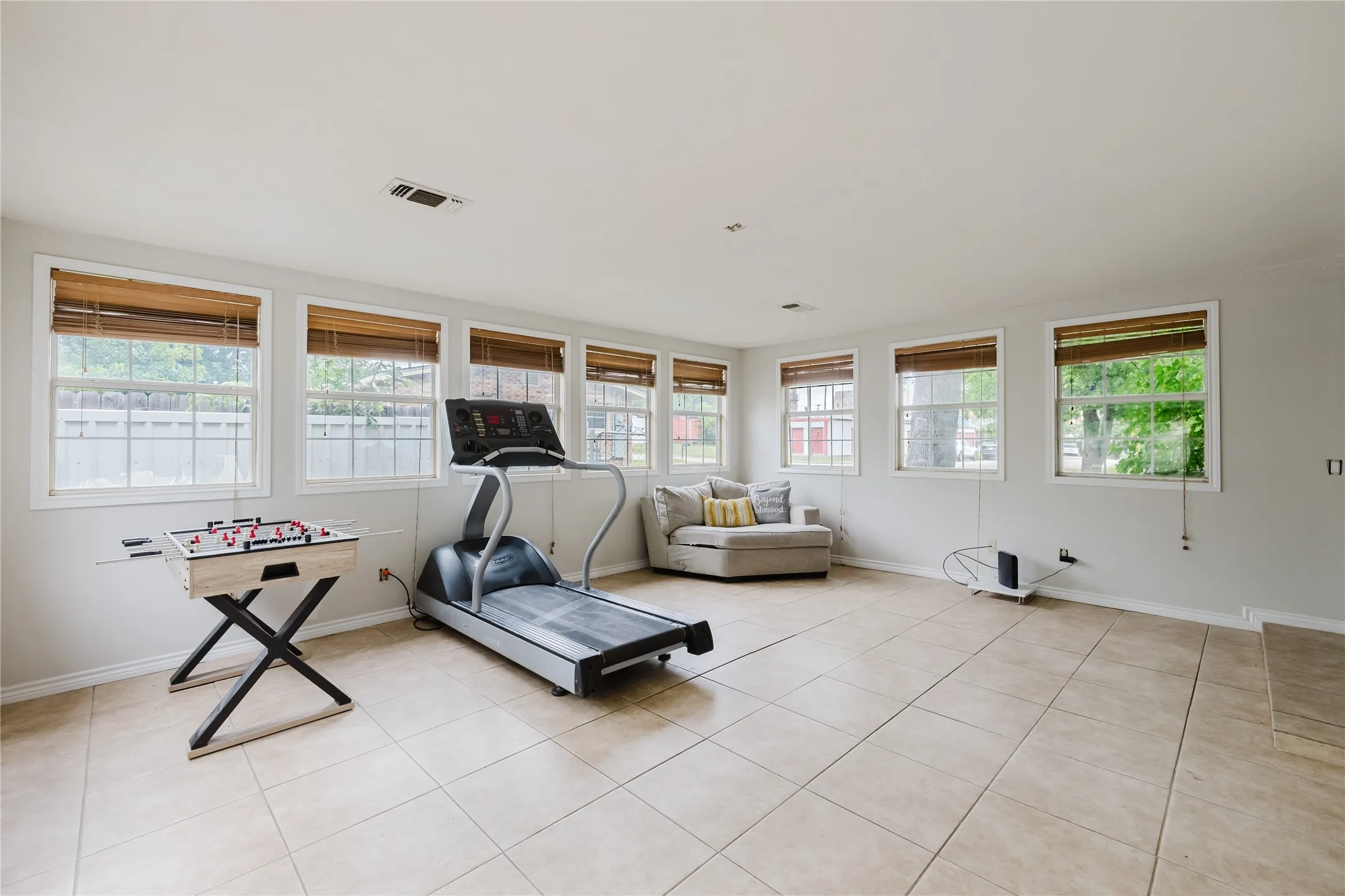 Single Family Residence For Sale in Eastland County , 201 E Plummer Street, Eastland, Texas 76448, 4 Bedroom, 2 Bathroom, 2 Garage spaces, 2,617 Sqft, built in 1920, mls#21266458, Real Estate Agent in Eastland, Homes For Sale in Eastland county, Homes For Sale in Eastland, Realtor in Eastland Texas, Real Estate Brokerage Independent Realty Texas, Luminita Cordes Realtor