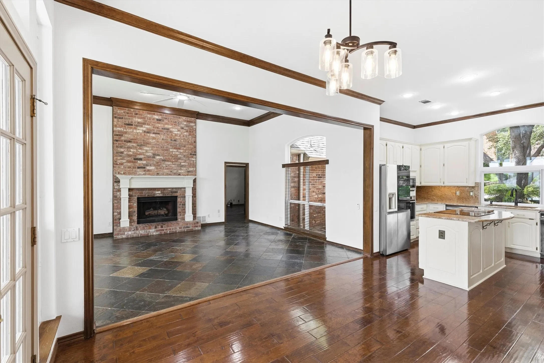 Single Family Residence For Sale in Denton County , 1003 N Wiltshire Drive, Carrollton, Texas 75007, 4 Bedroom, 3 Bathroom, 2 Garage spaces, 3,020 Sqft, built in 1989, mls#21161802, Real Estate Agent in Carrollton, Homes For Sale in Denton county, Homes For Sale in Carrollton, Realtor in Carrollton Texas, Real Estate Brokerage Independent Realty Texas, Luminita Cordes Realtor