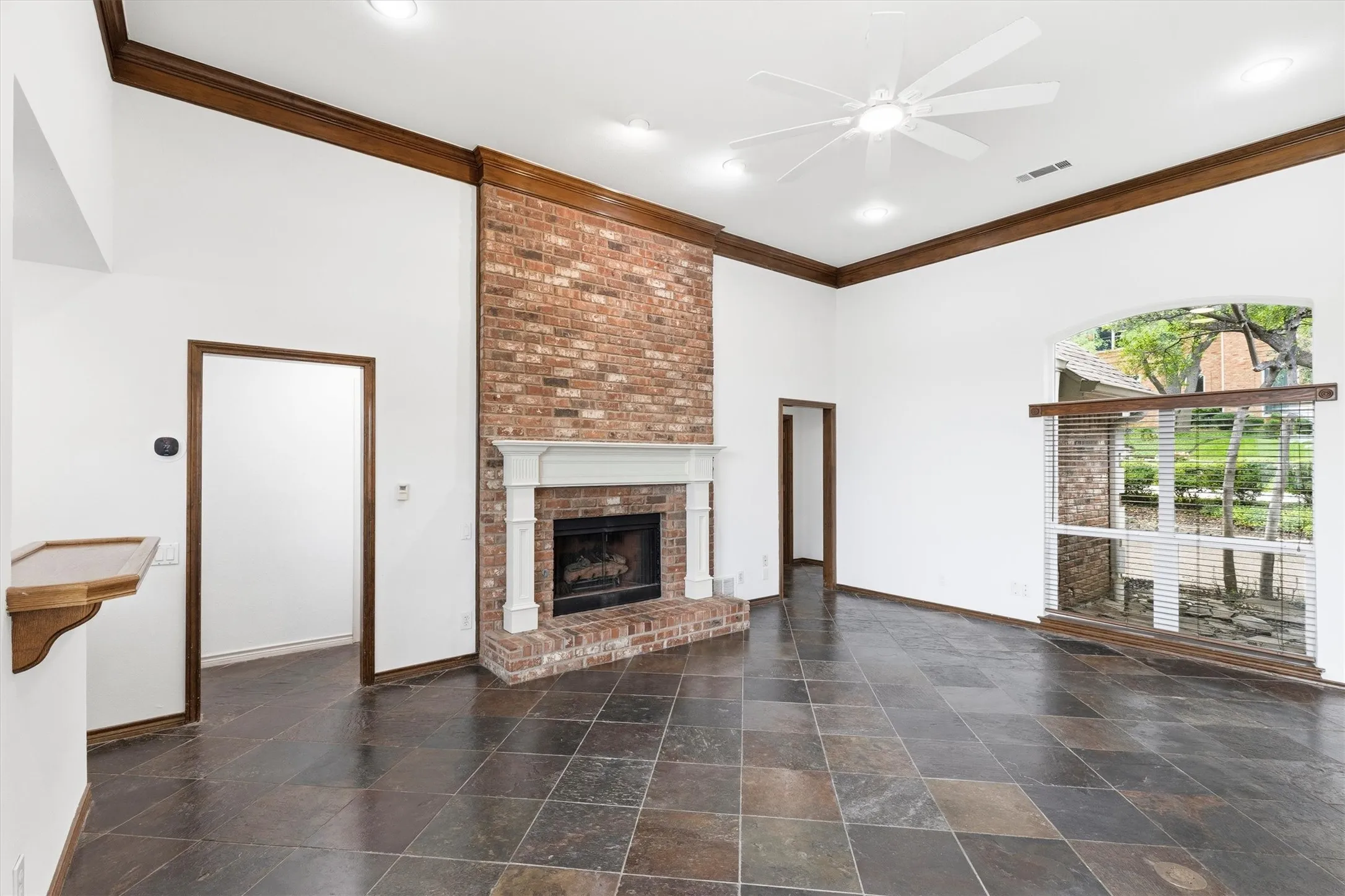 Single Family Residence For Sale in Denton County , 1003 N Wiltshire Drive, Carrollton, Texas 75007, 4 Bedroom, 3 Bathroom, 2 Garage spaces, 3,020 Sqft, built in 1989, mls#21161802, Real Estate Agent in Carrollton, Homes For Sale in Denton county, Homes For Sale in Carrollton, Realtor in Carrollton Texas, Real Estate Brokerage Independent Realty Texas, Luminita Cordes Realtor