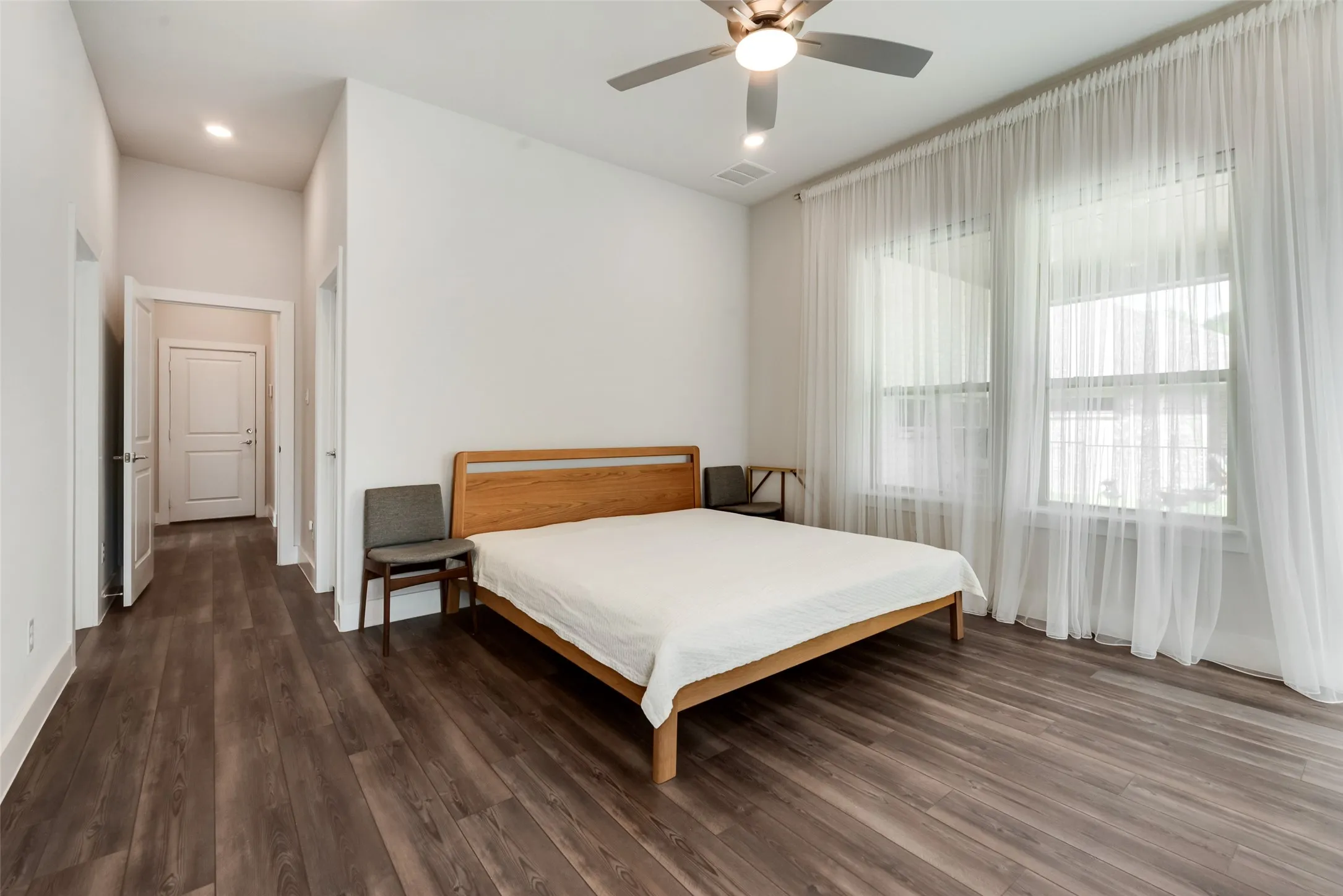 Single Family Residence For Sale in Rockwall County , 558 Torrey Pines Circle, Heath, Texas 75032, 4 Bedroom, 3 Bathroom, 2 Garage spaces, 3,019 Sqft, built in 2021, mls#21265268, Real Estate Agent in Heath, Homes For Sale in Rockwall county, Homes For Sale in Heath, Realtor in Heath Texas, Real Estate Brokerage Independent Realty Texas, Luminita Cordes Realtor