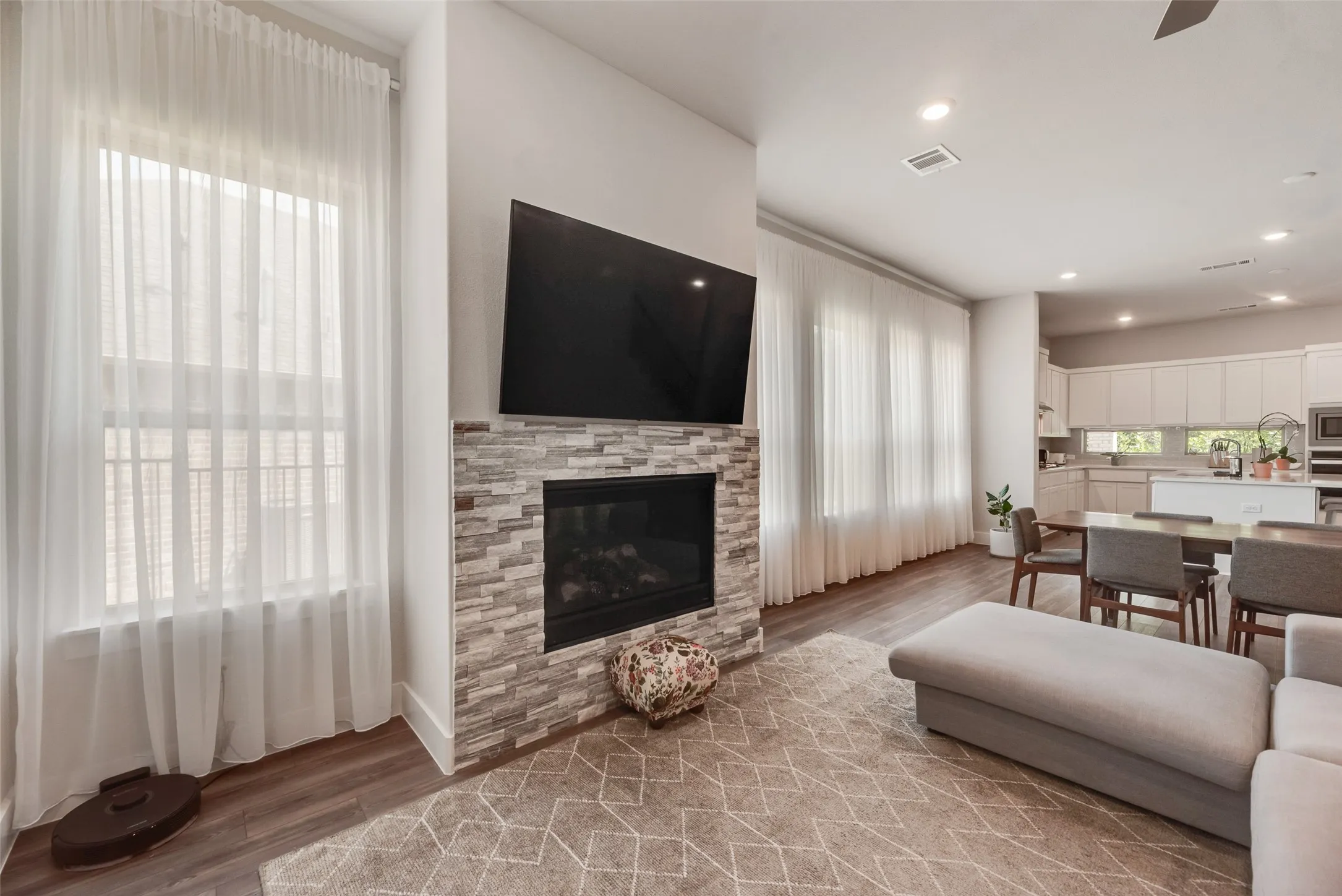 Single Family Residence For Sale in Rockwall County , 558 Torrey Pines Circle, Heath, Texas 75032, 4 Bedroom, 3 Bathroom, 2 Garage spaces, 3,019 Sqft, built in 2021, mls#21265268, Real Estate Agent in Heath, Homes For Sale in Rockwall county, Homes For Sale in Heath, Realtor in Heath Texas, Real Estate Brokerage Independent Realty Texas, Luminita Cordes Realtor