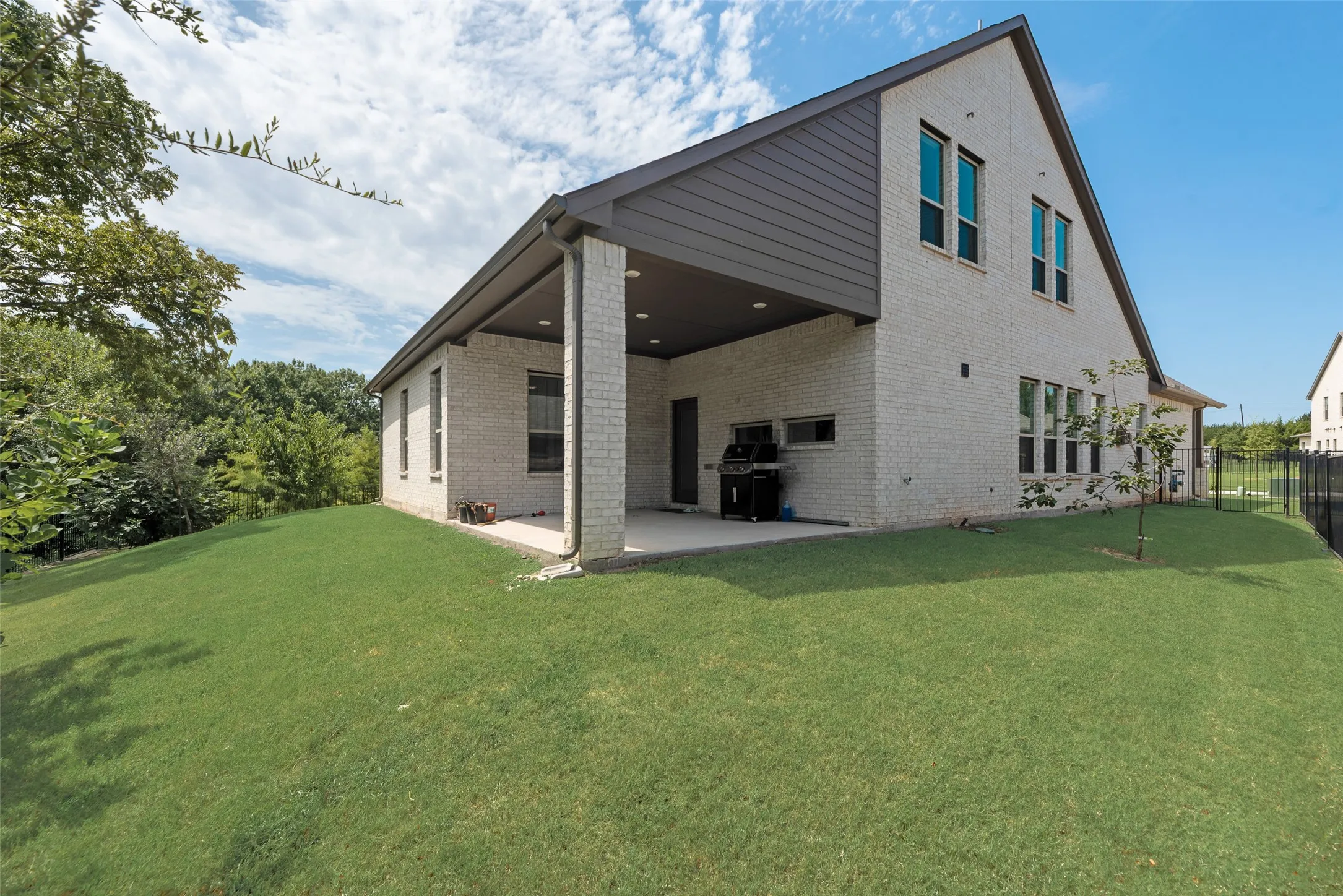 Single Family Residence For Sale in Rockwall County , 558 Torrey Pines Circle, Heath, Texas 75032, 4 Bedroom, 3 Bathroom, 2 Garage spaces, 3,019 Sqft, built in 2021, mls#21265268, Real Estate Agent in Heath, Homes For Sale in Rockwall county, Homes For Sale in Heath, Realtor in Heath Texas, Real Estate Brokerage Independent Realty Texas, Luminita Cordes Realtor
