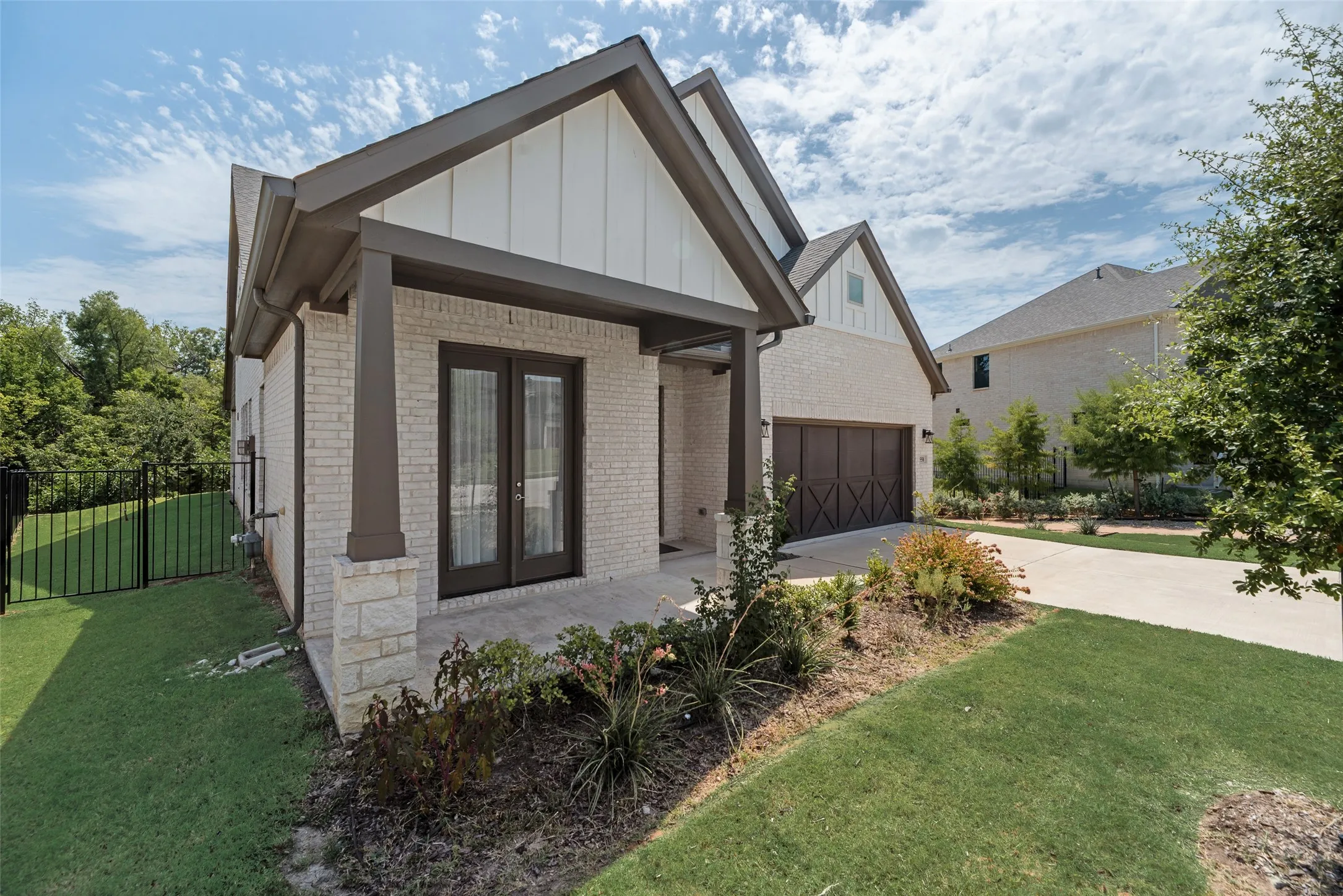 Single Family Residence For Sale in Rockwall County , 558 Torrey Pines Circle, Heath, Texas 75032, 4 Bedroom, 3 Bathroom, 2 Garage spaces, 3,019 Sqft, built in 2021, mls#21265268, Real Estate Agent in Heath, Homes For Sale in Rockwall county, Homes For Sale in Heath, Realtor in Heath Texas, Real Estate Brokerage Independent Realty Texas, Luminita Cordes Realtor