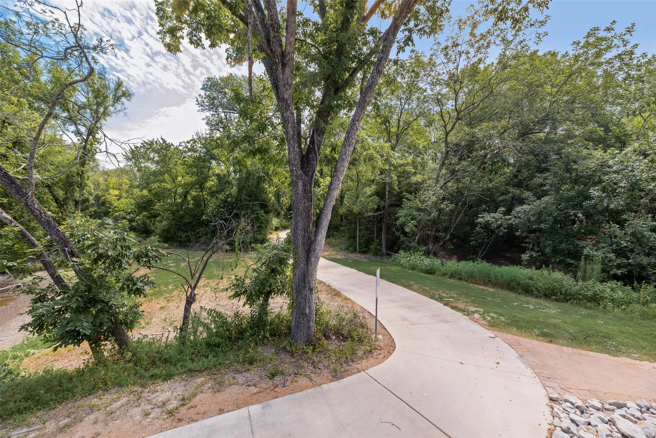 Single Family Residence For Sale in Rockwall County , 558 Torrey Pines Circle, Heath, Texas 75032, 4 Bedroom, 3 Bathroom, 2 Garage spaces, 3,019 Sqft, built in 2021, mls#21265268, Real Estate Agent in Heath, Homes For Sale in Rockwall county, Homes For Sale in Heath, Realtor in Heath Texas, Real Estate Brokerage Independent Realty Texas, Luminita Cordes Realtor