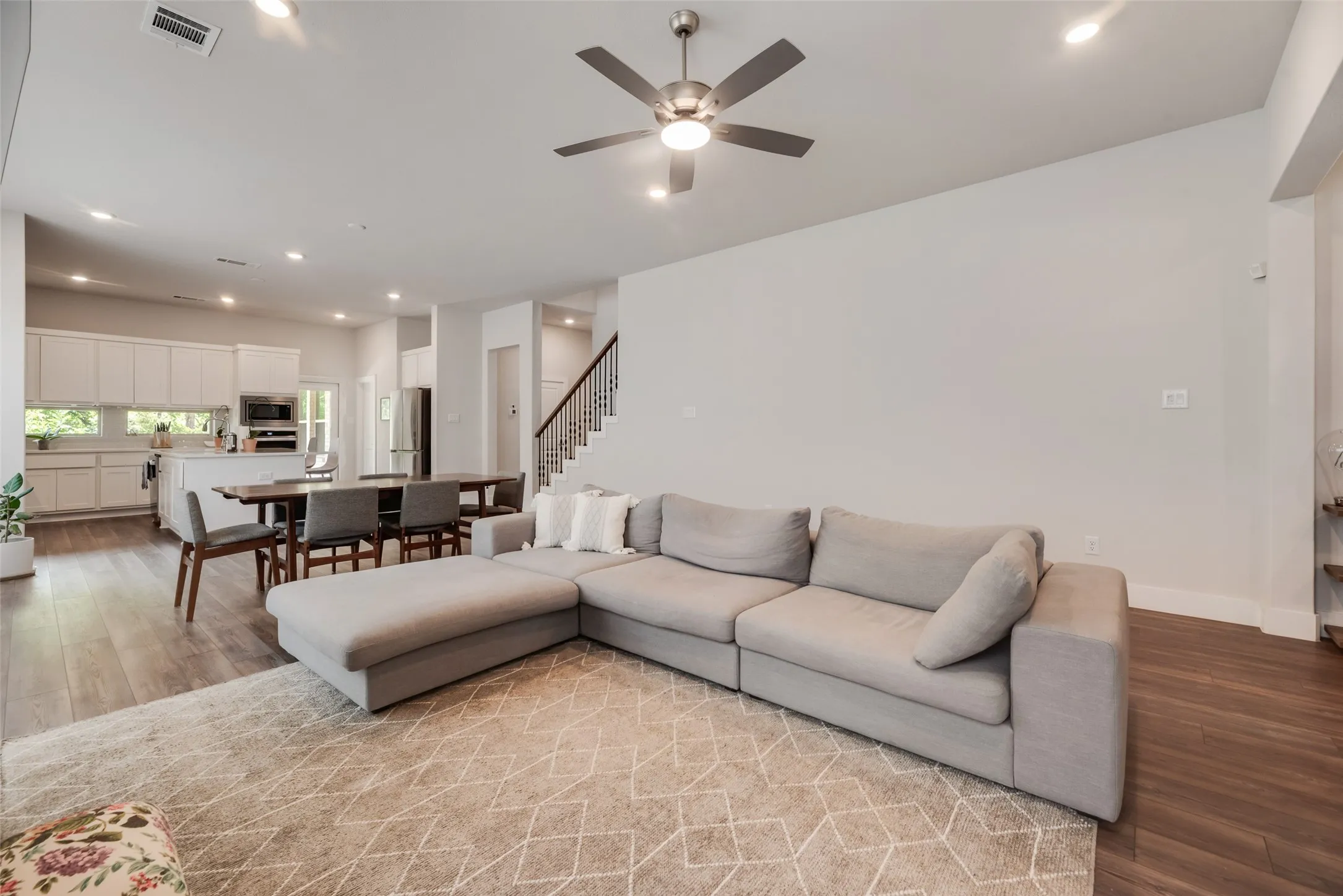 Single Family Residence For Sale in Rockwall County , 558 Torrey Pines Circle, Heath, Texas 75032, 4 Bedroom, 3 Bathroom, 2 Garage spaces, 3,019 Sqft, built in 2021, mls#21265268, Real Estate Agent in Heath, Homes For Sale in Rockwall county, Homes For Sale in Heath, Realtor in Heath Texas, Real Estate Brokerage Independent Realty Texas, Luminita Cordes Realtor