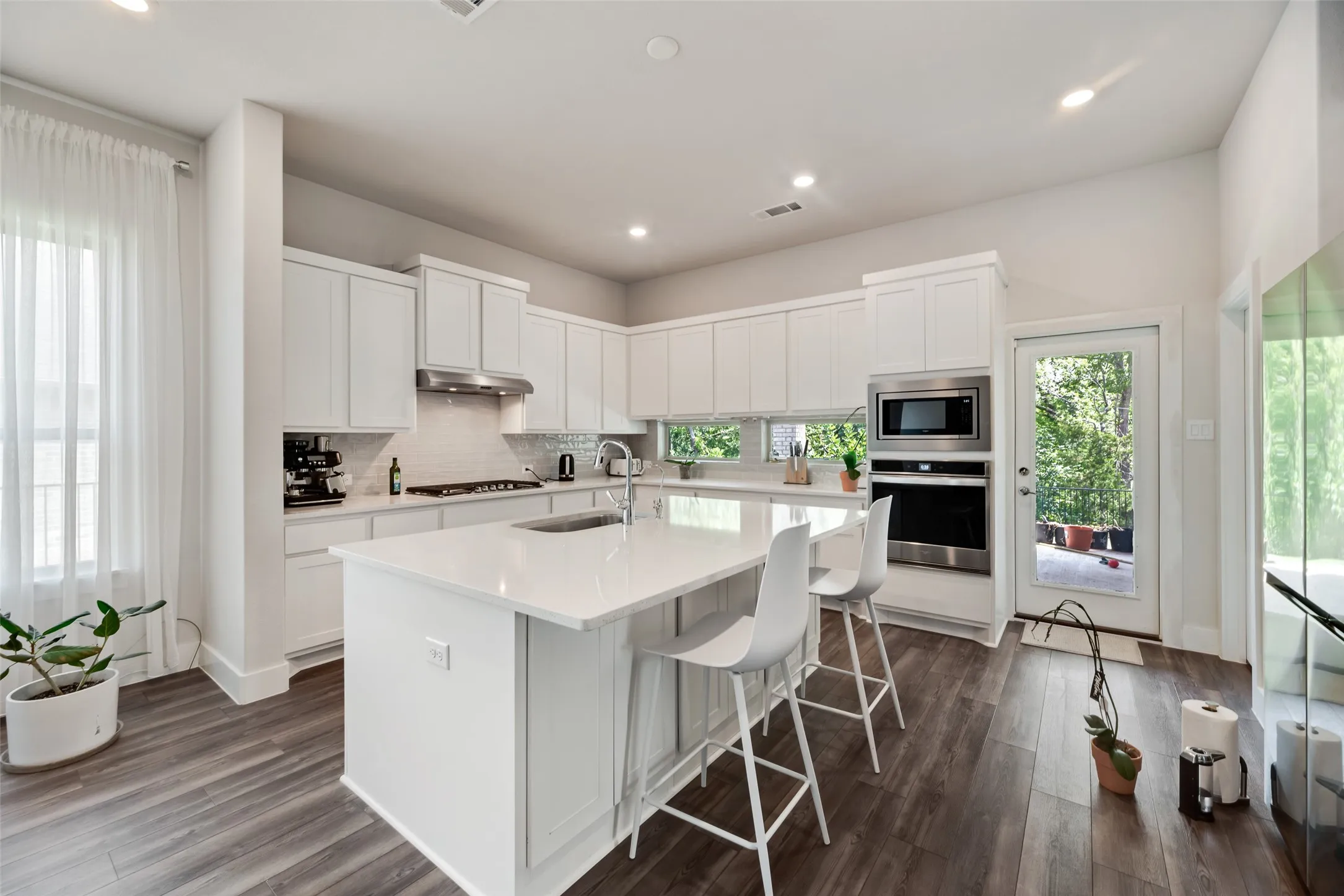 Single Family Residence For Sale in Rockwall County , 558 Torrey Pines Circle, Heath, Texas 75032, 4 Bedroom, 3 Bathroom, 2 Garage spaces, 3,019 Sqft, built in 2021, mls#21265268, Real Estate Agent in Heath, Homes For Sale in Rockwall county, Homes For Sale in Heath, Realtor in Heath Texas, Real Estate Brokerage Independent Realty Texas, Luminita Cordes Realtor