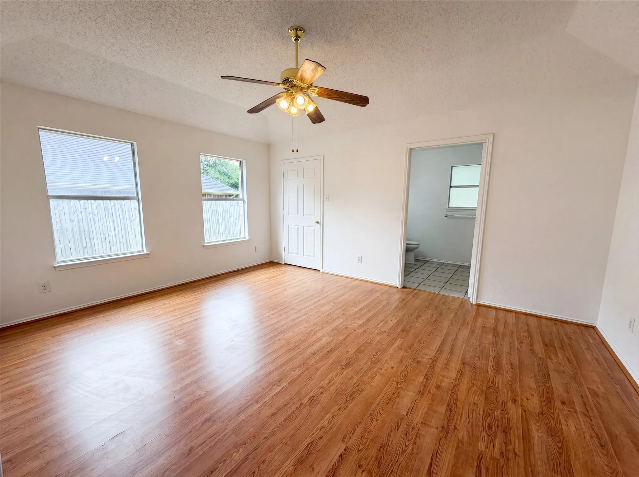 Single Family Residence For Sale in Tarrant County , 1233 Windy Meadows Drive, Burleson, Texas 76028, 3 Bedroom, 2 Bathroom, 2 Garage spaces, 1,351 Sqft, built in 1993, mls#21266551, Real Estate Agent in Burleson, Homes For Sale in Tarrant county, Homes For Sale in Burleson, Realtor in Burleson Texas, Real Estate Brokerage Independent Realty Texas, Luminita Cordes Realtor