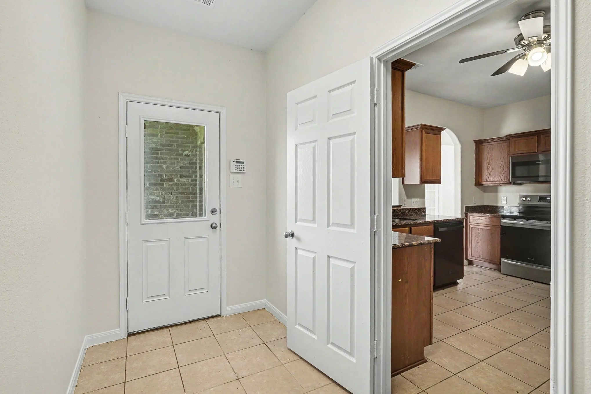 Single Family Residence For Sale in Denton County , 335 Quail Crossing Drive, Sanger, Texas 76266, 4 Bedroom, 2 Bathroom, 2 Garage spaces, 2,116 Sqft, built in 2012, mls#21265812, Real Estate Agent in Sanger, Homes For Sale in Denton county, Homes For Sale in Sanger, Realtor in Sanger Texas, Real Estate Brokerage Independent Realty Texas, Luminita Cordes Realtor