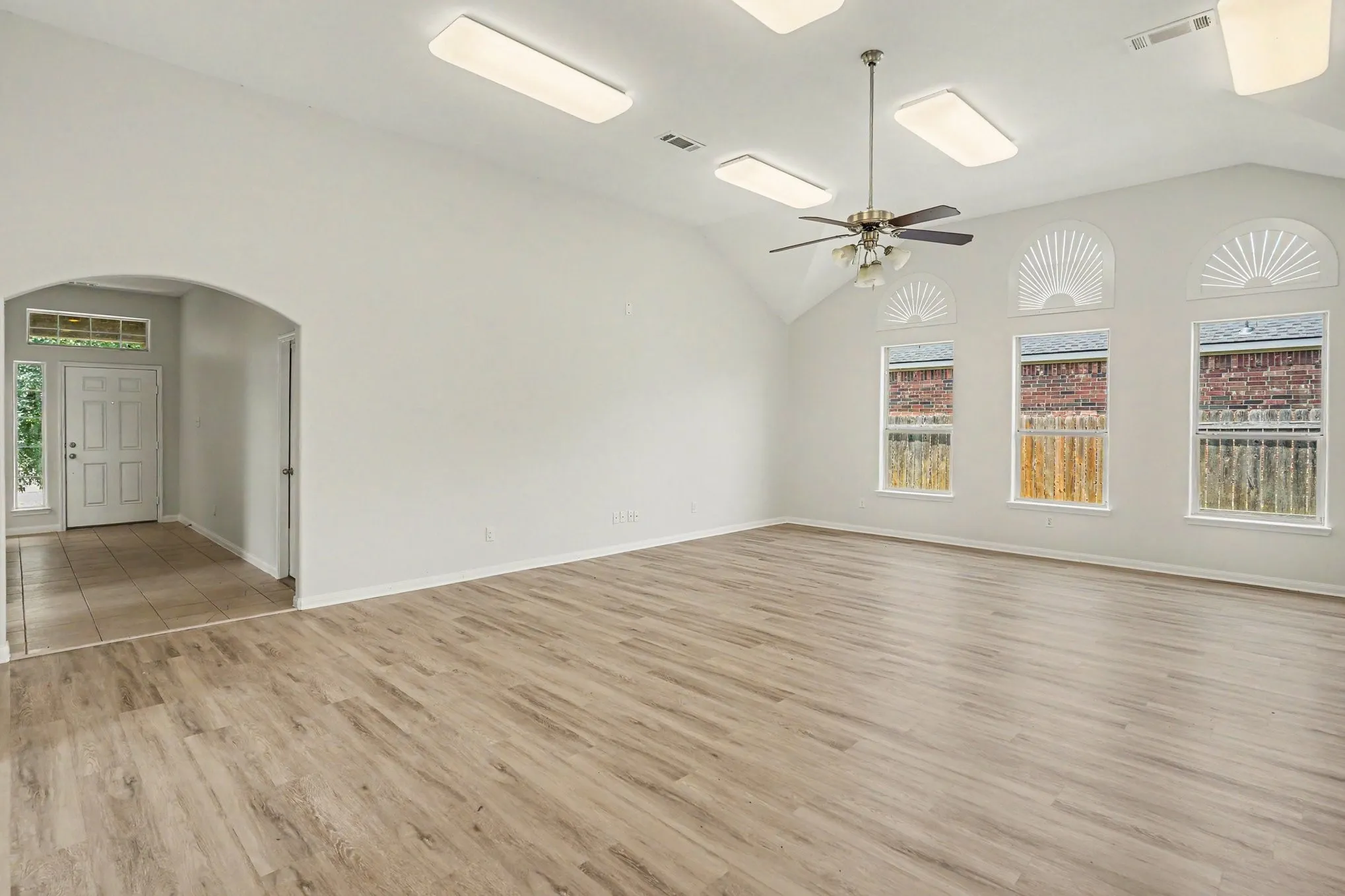 Single Family Residence For Sale in Denton County , 335 Quail Crossing Drive, Sanger, Texas 76266, 4 Bedroom, 2 Bathroom, 2 Garage spaces, 2,116 Sqft, built in 2012, mls#21265812, Real Estate Agent in Sanger, Homes For Sale in Denton county, Homes For Sale in Sanger, Realtor in Sanger Texas, Real Estate Brokerage Independent Realty Texas, Luminita Cordes Realtor