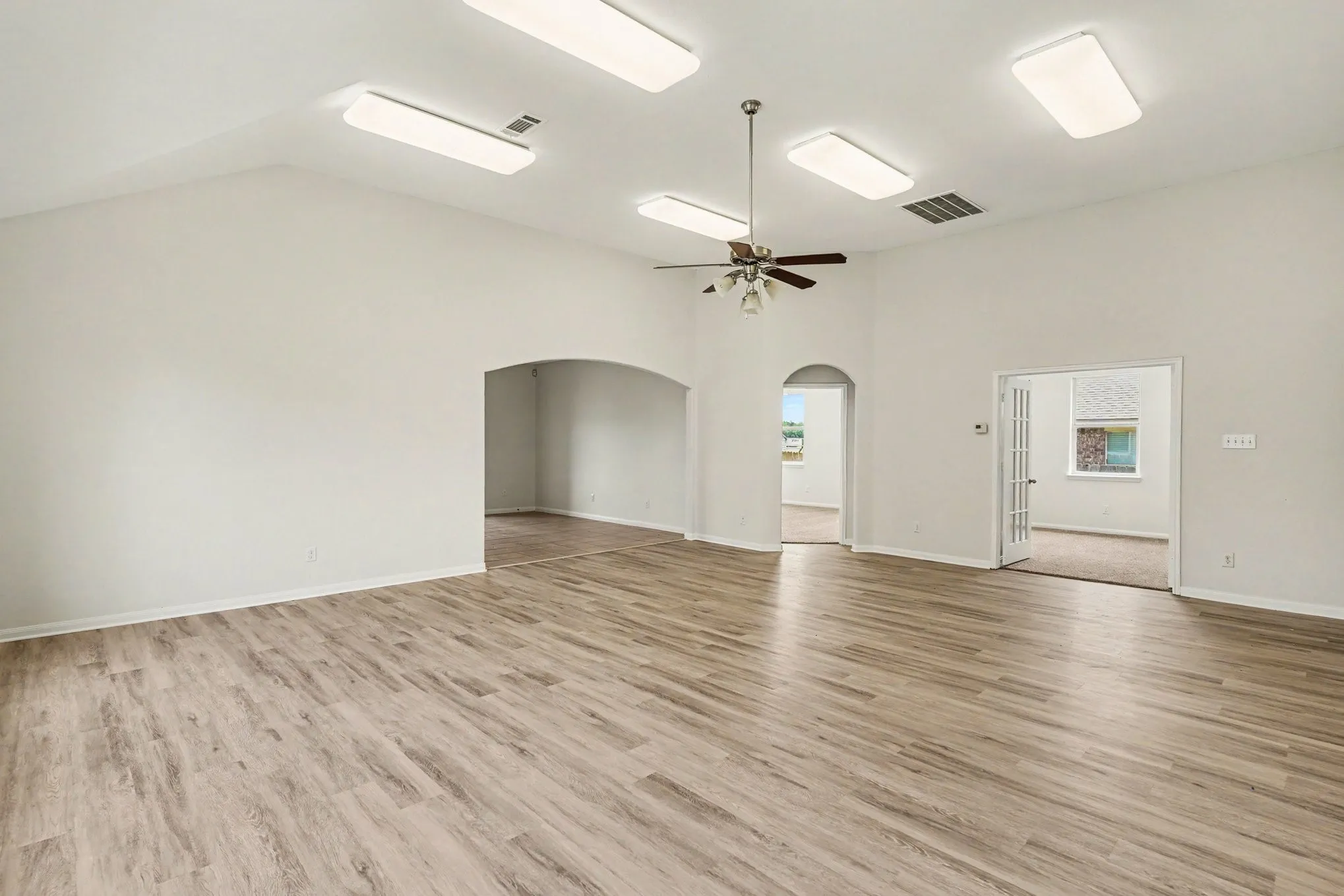 Single Family Residence For Sale in Denton County , 335 Quail Crossing Drive, Sanger, Texas 76266, 4 Bedroom, 2 Bathroom, 2 Garage spaces, 2,116 Sqft, built in 2012, mls#21265812, Real Estate Agent in Sanger, Homes For Sale in Denton county, Homes For Sale in Sanger, Realtor in Sanger Texas, Real Estate Brokerage Independent Realty Texas, Luminita Cordes Realtor