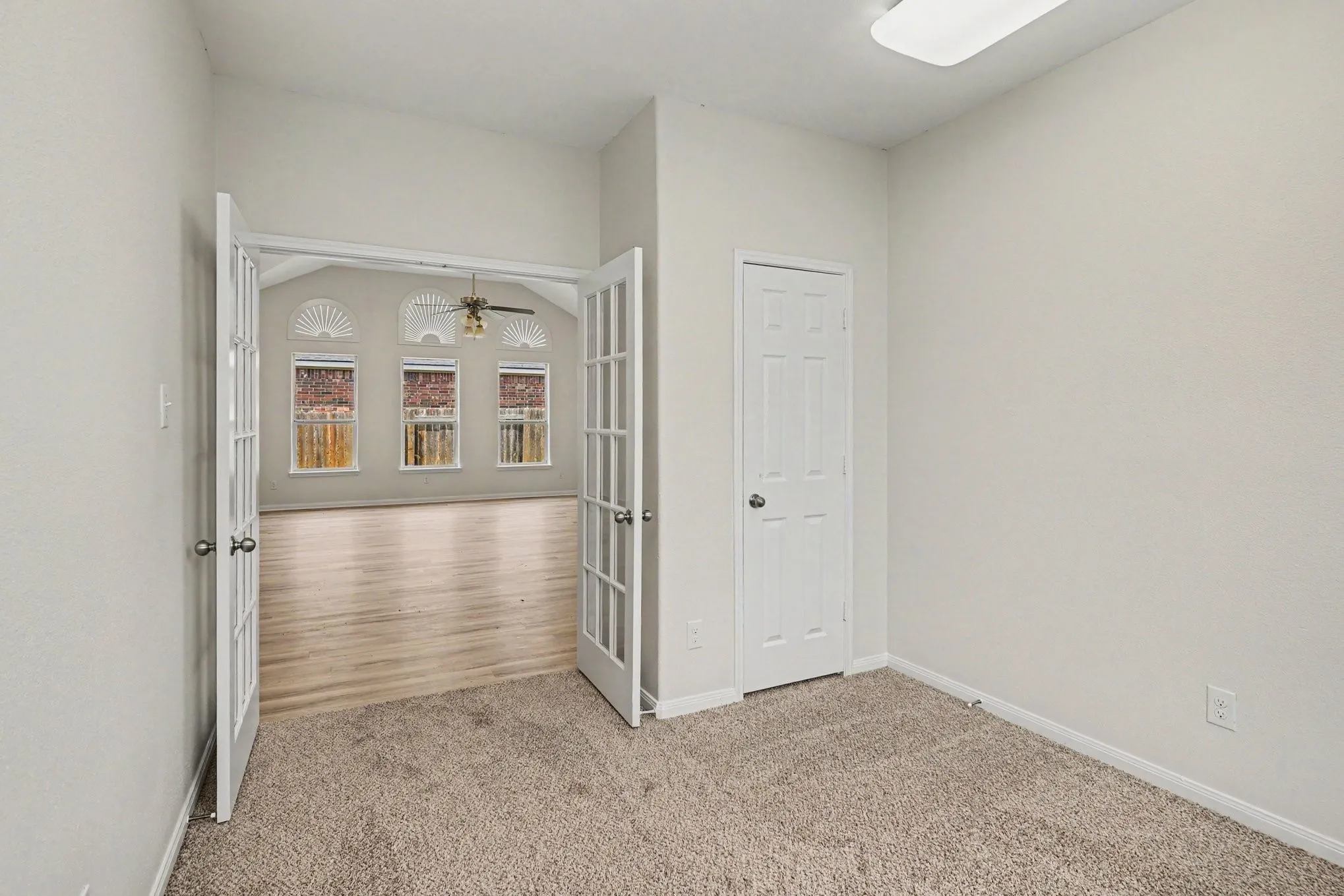 Single Family Residence For Sale in Denton County , 335 Quail Crossing Drive, Sanger, Texas 76266, 4 Bedroom, 2 Bathroom, 2 Garage spaces, 2,116 Sqft, built in 2012, mls#21265812, Real Estate Agent in Sanger, Homes For Sale in Denton county, Homes For Sale in Sanger, Realtor in Sanger Texas, Real Estate Brokerage Independent Realty Texas, Luminita Cordes Realtor