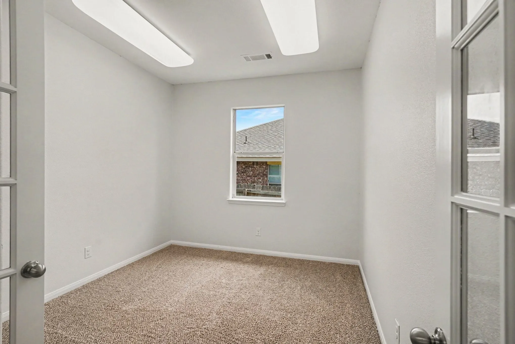 Single Family Residence For Sale in Denton County , 335 Quail Crossing Drive, Sanger, Texas 76266, 4 Bedroom, 2 Bathroom, 2 Garage spaces, 2,116 Sqft, built in 2012, mls#21265812, Real Estate Agent in Sanger, Homes For Sale in Denton county, Homes For Sale in Sanger, Realtor in Sanger Texas, Real Estate Brokerage Independent Realty Texas, Luminita Cordes Realtor
