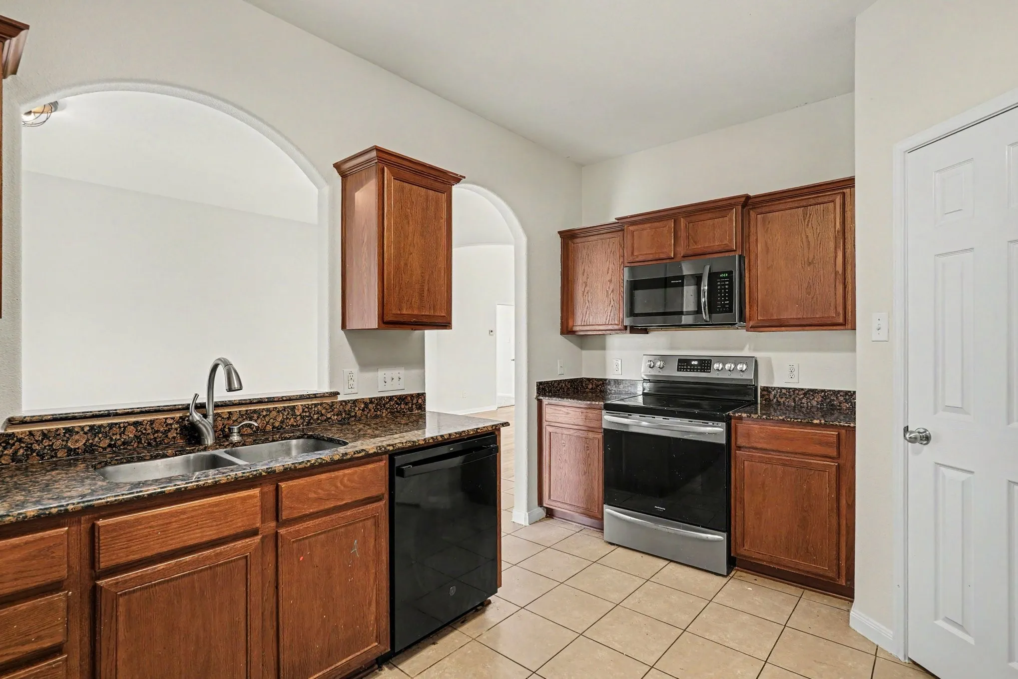 Single Family Residence For Sale in Denton County , 335 Quail Crossing Drive, Sanger, Texas 76266, 4 Bedroom, 2 Bathroom, 2 Garage spaces, 2,116 Sqft, built in 2012, mls#21265812, Real Estate Agent in Sanger, Homes For Sale in Denton county, Homes For Sale in Sanger, Realtor in Sanger Texas, Real Estate Brokerage Independent Realty Texas, Luminita Cordes Realtor