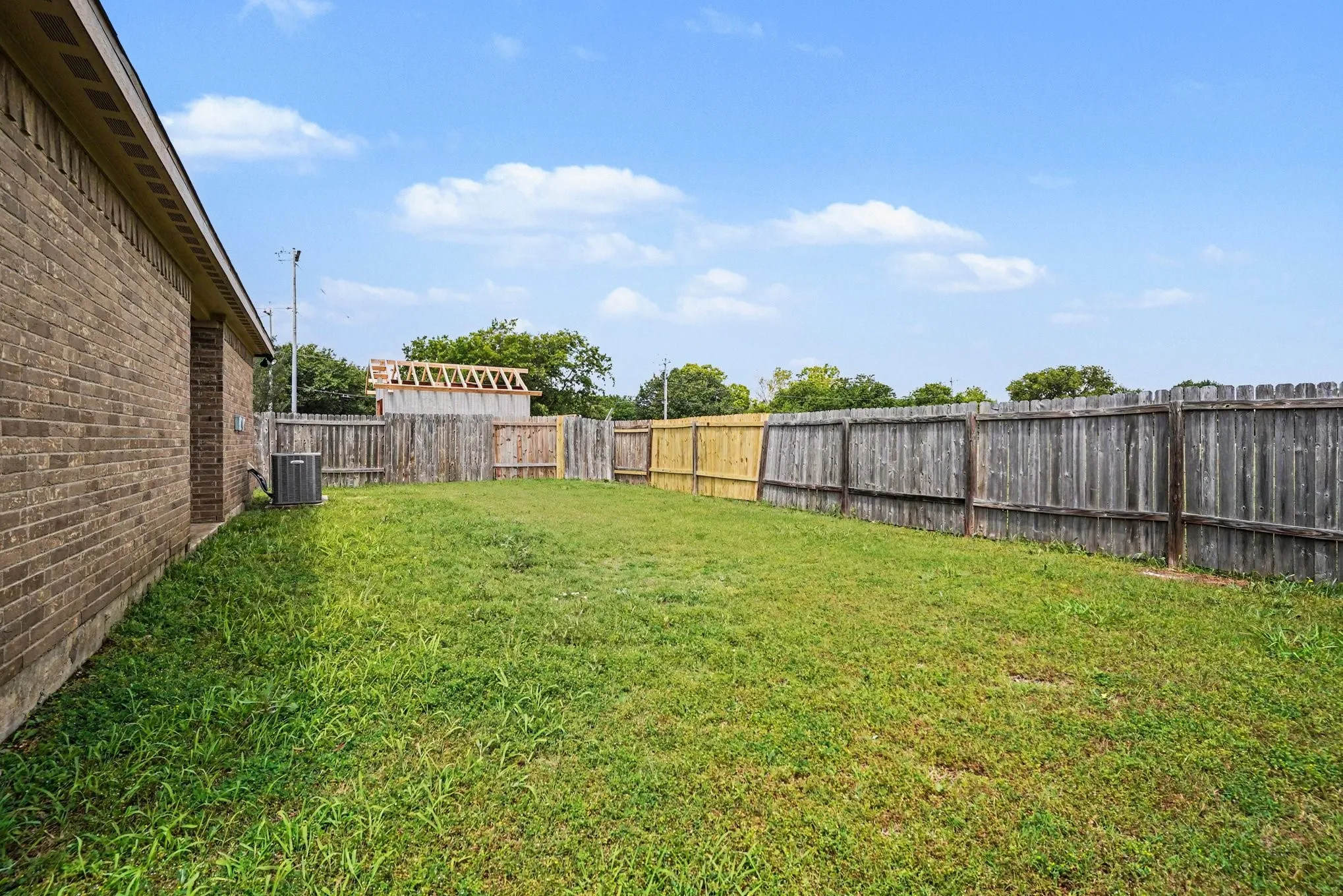 Single Family Residence For Sale in Denton County , 335 Quail Crossing Drive, Sanger, Texas 76266, 4 Bedroom, 2 Bathroom, 2 Garage spaces, 2,116 Sqft, built in 2012, mls#21265812, Real Estate Agent in Sanger, Homes For Sale in Denton county, Homes For Sale in Sanger, Realtor in Sanger Texas, Real Estate Brokerage Independent Realty Texas, Luminita Cordes Realtor
