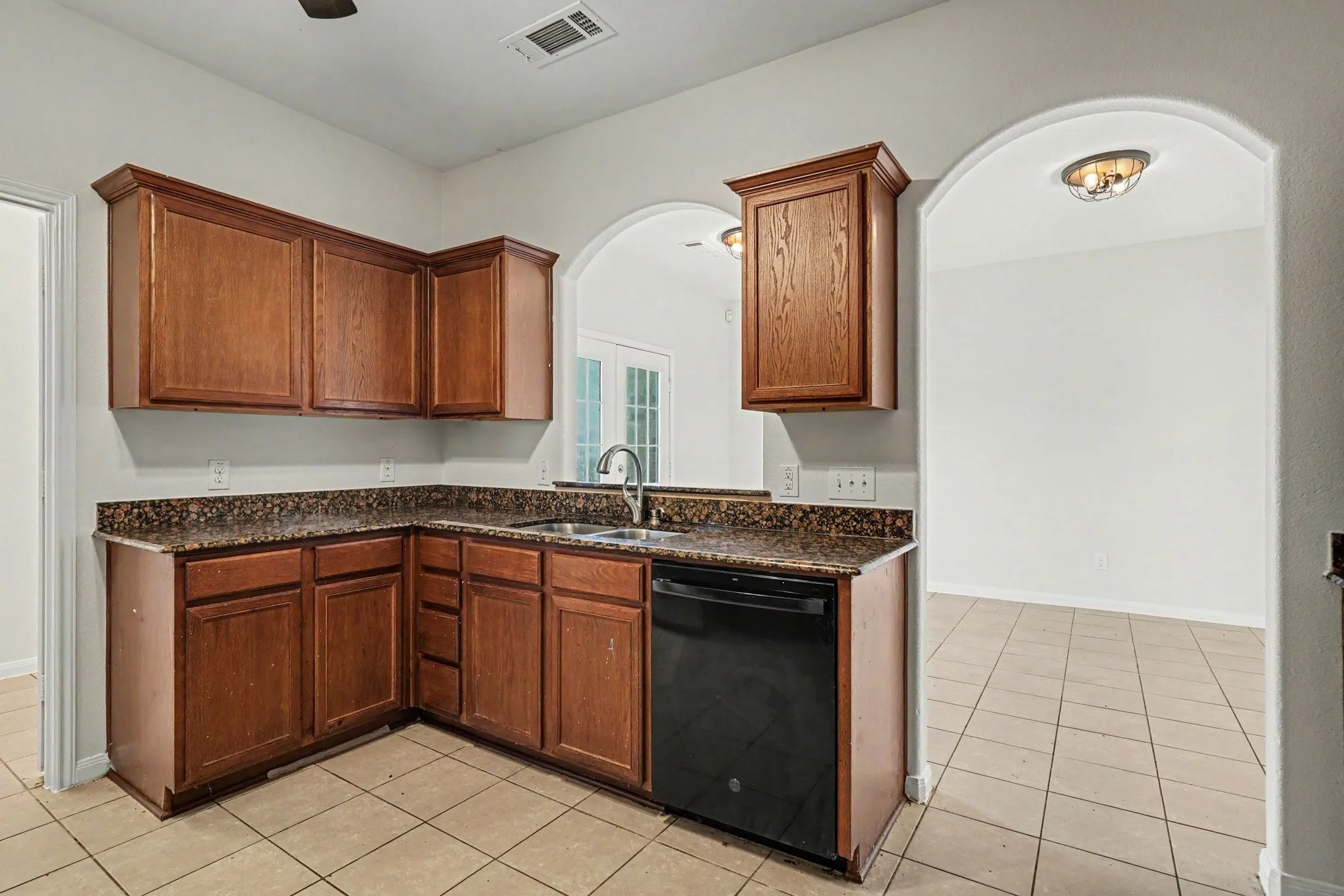 Single Family Residence For Sale in Denton County , 335 Quail Crossing Drive, Sanger, Texas 76266, 4 Bedroom, 2 Bathroom, 2 Garage spaces, 2,116 Sqft, built in 2012, mls#21265812, Real Estate Agent in Sanger, Homes For Sale in Denton county, Homes For Sale in Sanger, Realtor in Sanger Texas, Real Estate Brokerage Independent Realty Texas, Luminita Cordes Realtor