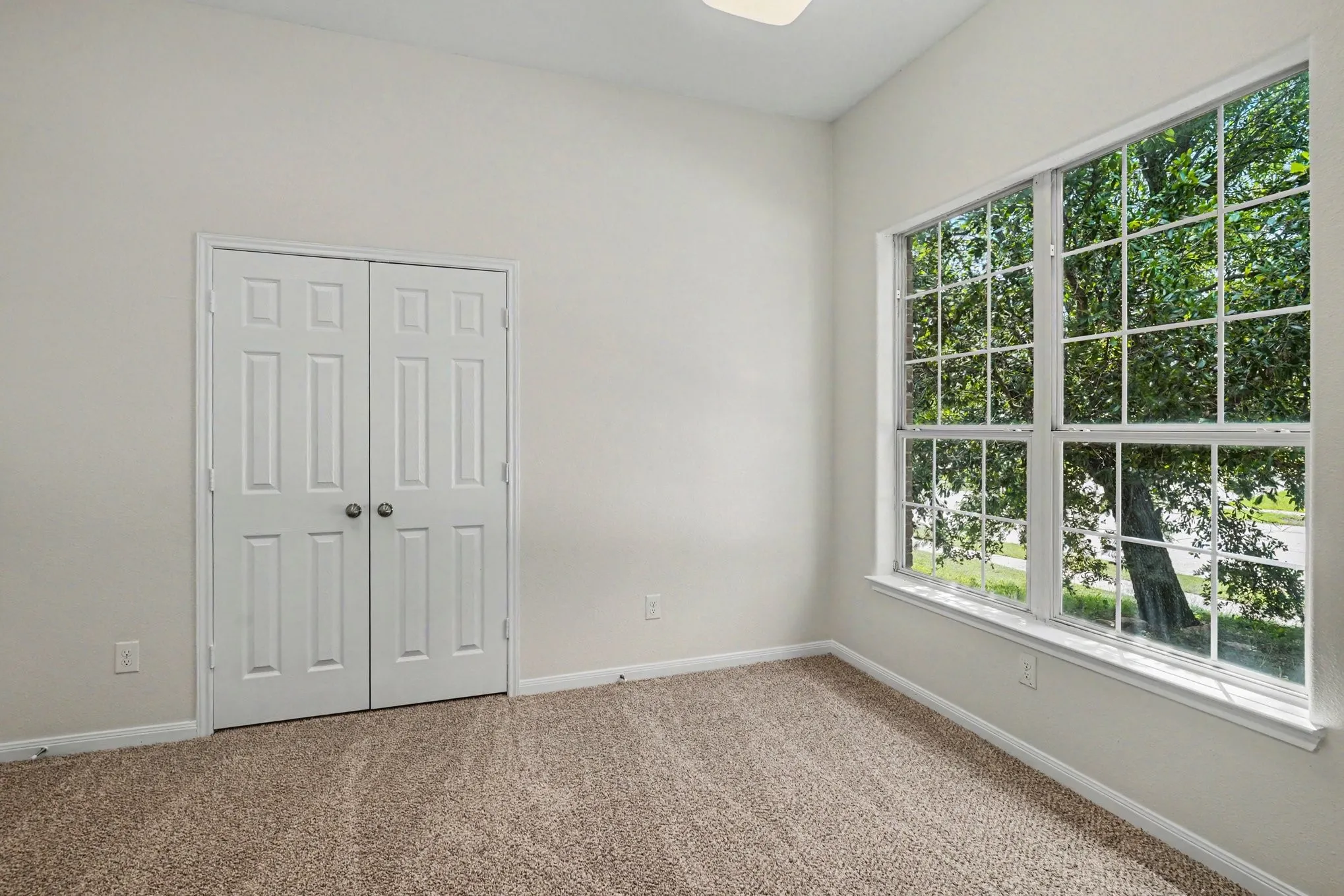 Single Family Residence For Sale in Denton County , 335 Quail Crossing Drive, Sanger, Texas 76266, 4 Bedroom, 2 Bathroom, 2 Garage spaces, 2,116 Sqft, built in 2012, mls#21265812, Real Estate Agent in Sanger, Homes For Sale in Denton county, Homes For Sale in Sanger, Realtor in Sanger Texas, Real Estate Brokerage Independent Realty Texas, Luminita Cordes Realtor