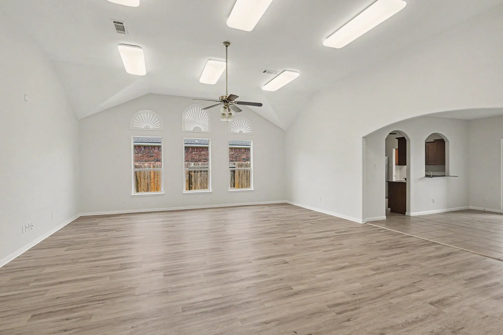 Single Family Residence For Sale in Denton County , 335 Quail Crossing Drive, Sanger, Texas 76266, 4 Bedroom, 2 Bathroom, 2 Garage spaces, 2,116 Sqft, built in 2012, mls#21265812, Real Estate Agent in Sanger, Homes For Sale in Denton county, Homes For Sale in Sanger, Realtor in Sanger Texas, Real Estate Brokerage Independent Realty Texas, Luminita Cordes Realtor