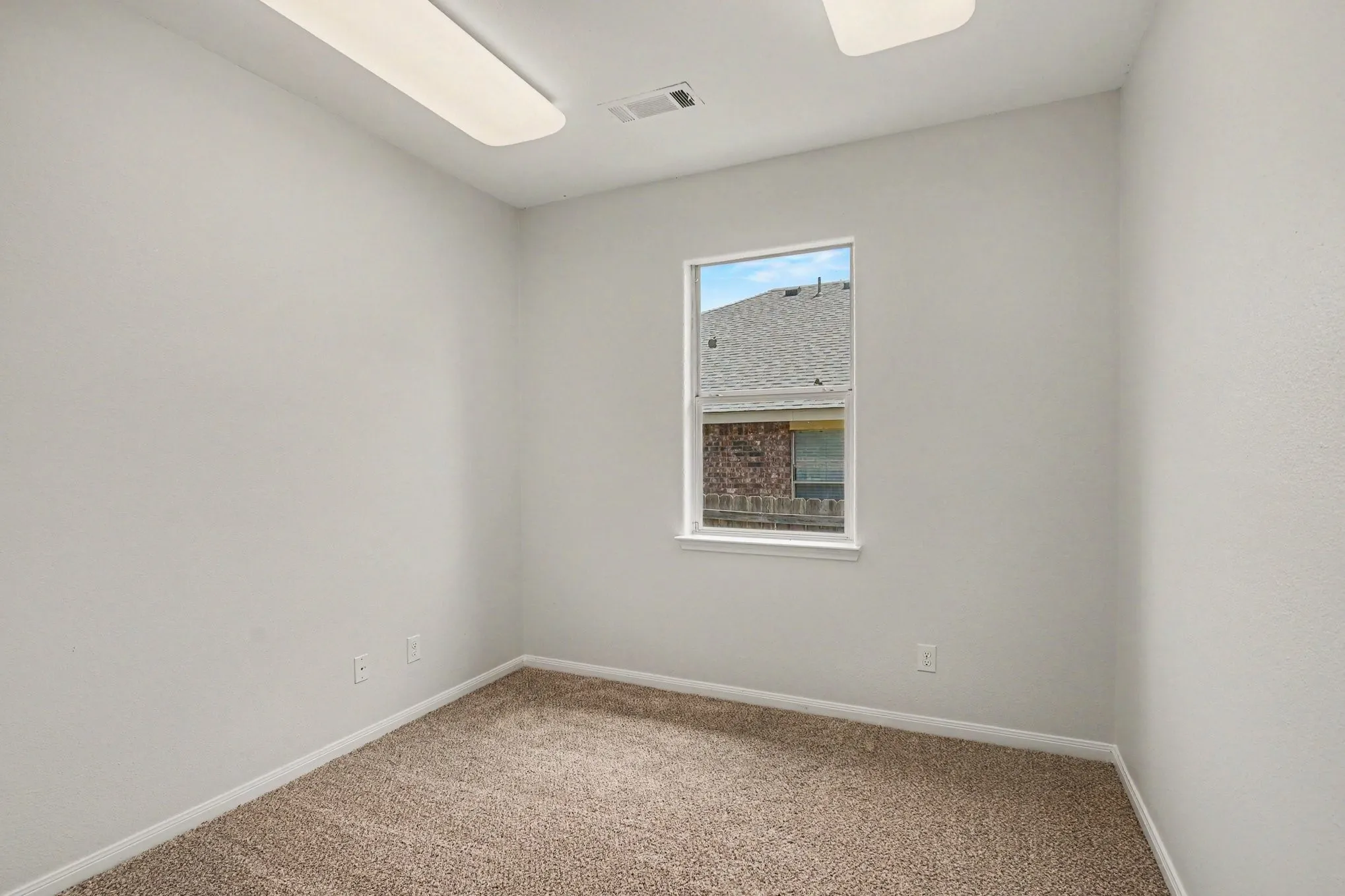 Single Family Residence For Sale in Denton County , 335 Quail Crossing Drive, Sanger, Texas 76266, 4 Bedroom, 2 Bathroom, 2 Garage spaces, 2,116 Sqft, built in 2012, mls#21265812, Real Estate Agent in Sanger, Homes For Sale in Denton county, Homes For Sale in Sanger, Realtor in Sanger Texas, Real Estate Brokerage Independent Realty Texas, Luminita Cordes Realtor