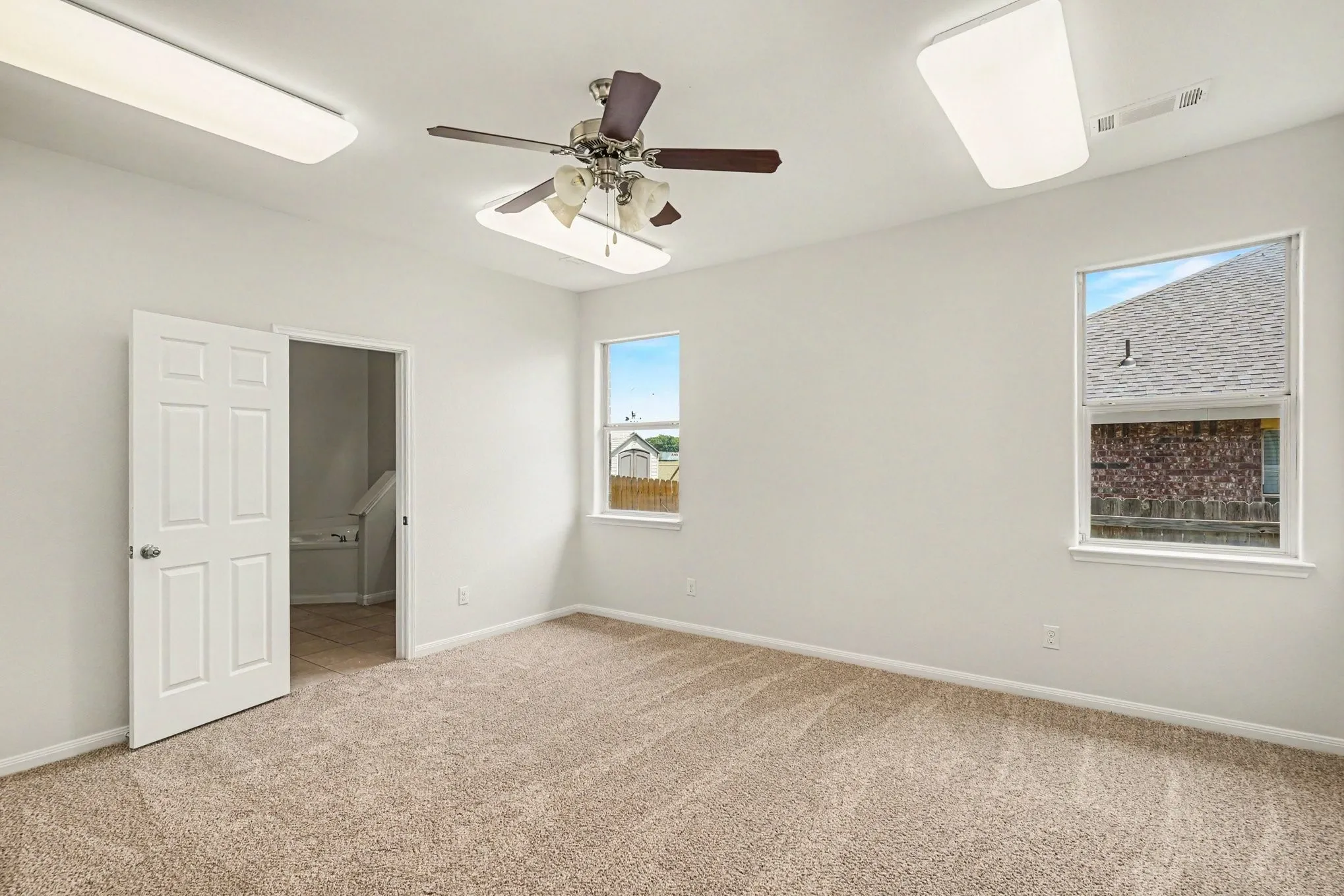 Single Family Residence For Sale in Denton County , 335 Quail Crossing Drive, Sanger, Texas 76266, 4 Bedroom, 2 Bathroom, 2 Garage spaces, 2,116 Sqft, built in 2012, mls#21265812, Real Estate Agent in Sanger, Homes For Sale in Denton county, Homes For Sale in Sanger, Realtor in Sanger Texas, Real Estate Brokerage Independent Realty Texas, Luminita Cordes Realtor