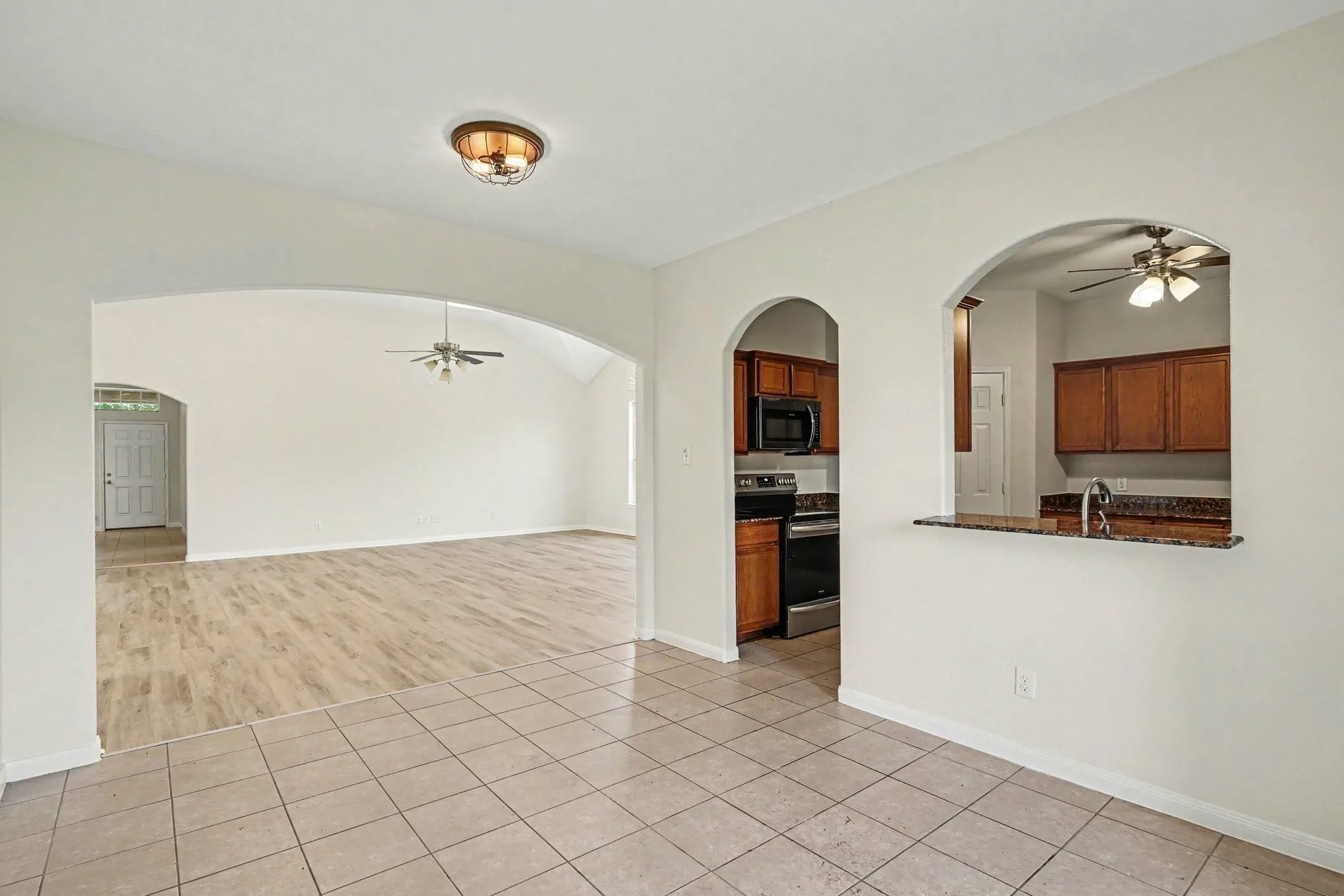 Single Family Residence For Sale in Denton County , 335 Quail Crossing Drive, Sanger, Texas 76266, 4 Bedroom, 2 Bathroom, 2 Garage spaces, 2,116 Sqft, built in 2012, mls#21265812, Real Estate Agent in Sanger, Homes For Sale in Denton county, Homes For Sale in Sanger, Realtor in Sanger Texas, Real Estate Brokerage Independent Realty Texas, Luminita Cordes Realtor
