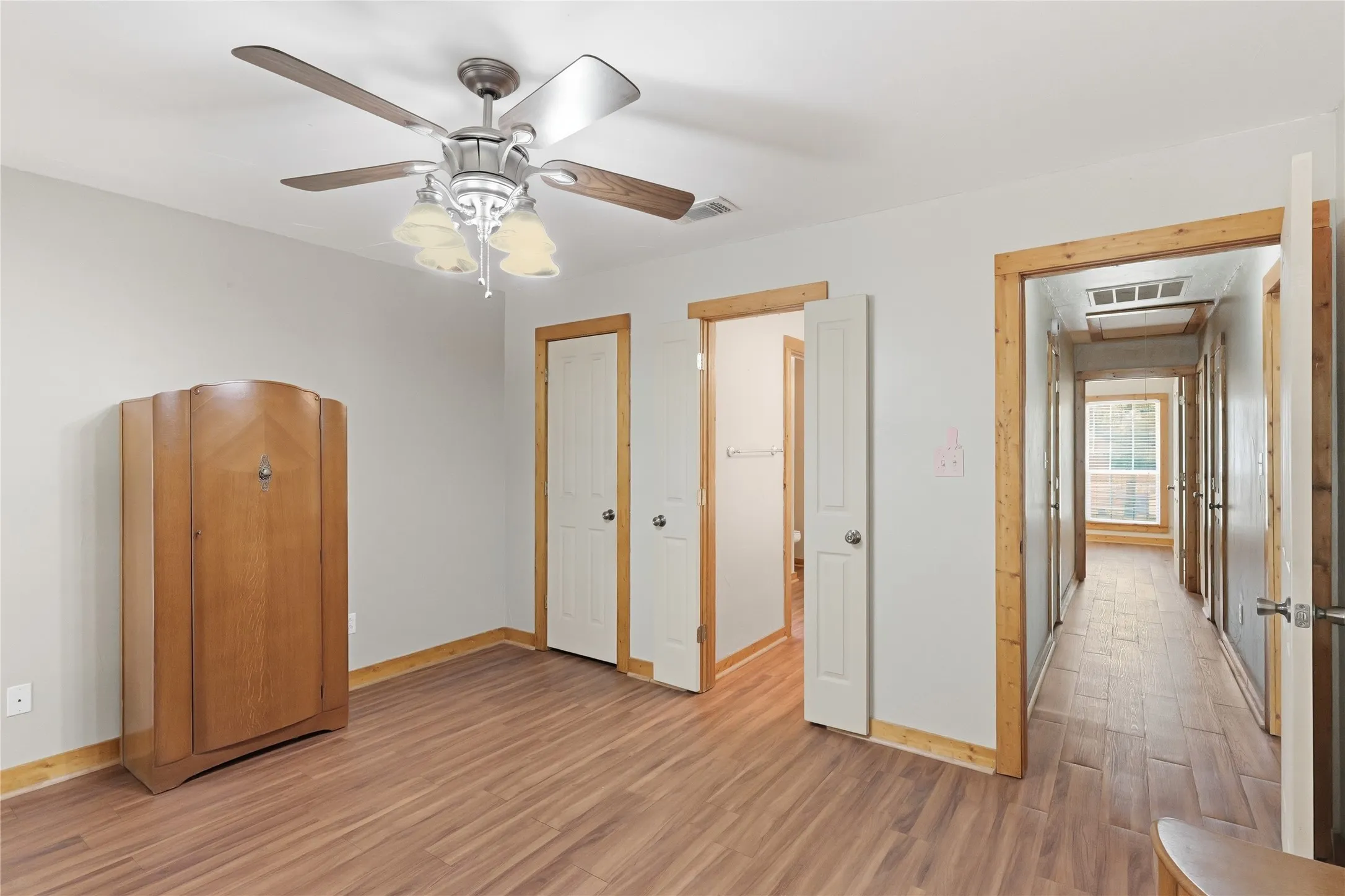 Single Family Residence For Sale in Parker County , 1528 Tidwell Road, Brock, Texas 76087, 3 Bedrooms, 3 Bathrooms, Garage spaces, 2,091 Sqft, built in 2002, Price $495,000, mls#21264237, Real Estate Agent in Brock, Homes For Sale in Parker county, Homes For Sale in Brock, Realtor in Brock Texas, Real Estate Brokerage Independent Realty Texas, Luminita Cordes Realtor