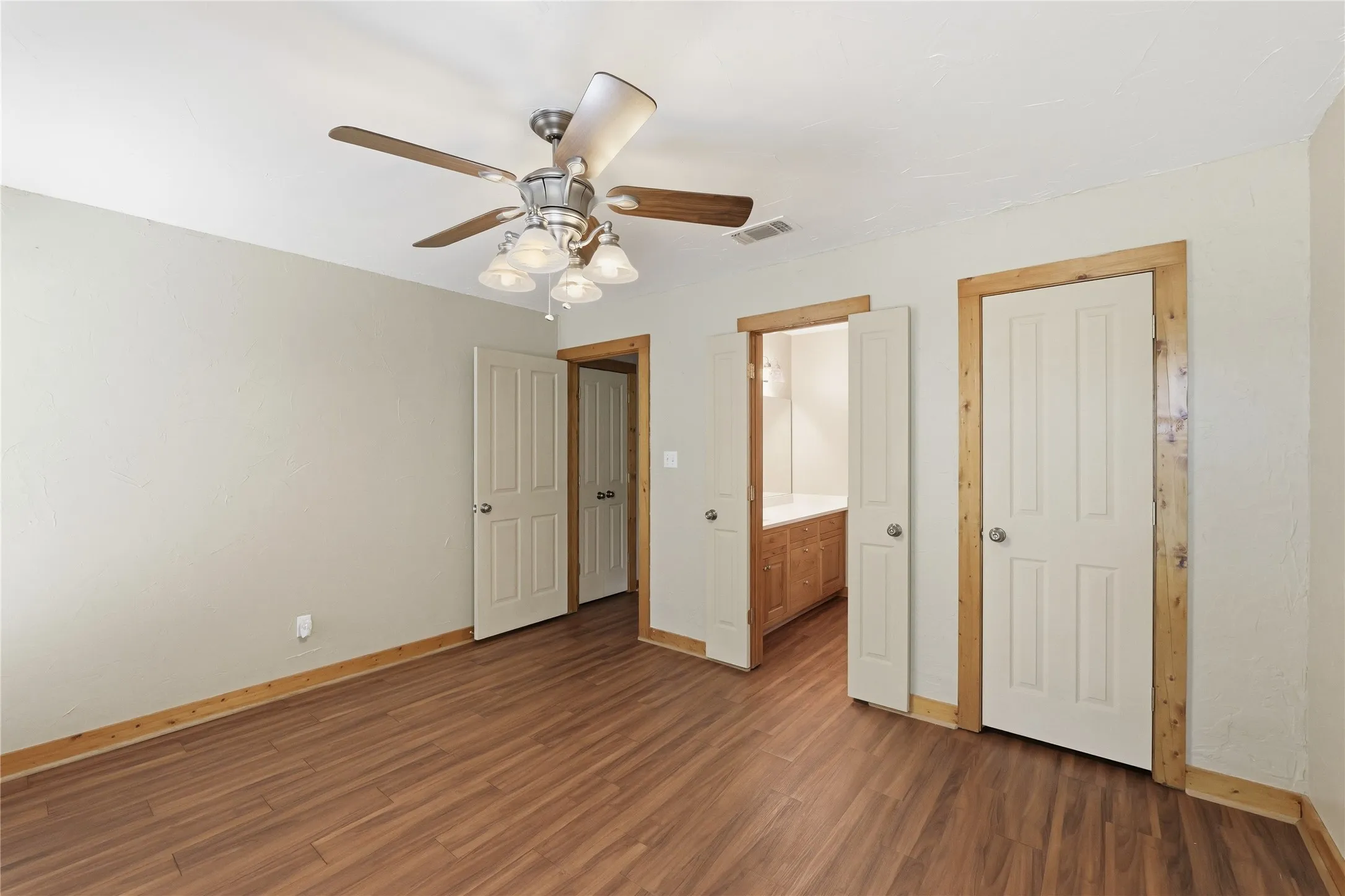 Single Family Residence For Sale in Parker County , 1528 Tidwell Road, Brock, Texas 76087, 3 Bedrooms, 3 Bathrooms, Garage spaces, 2,091 Sqft, built in 2002, Price $495,000, mls#21264237, Real Estate Agent in Brock, Homes For Sale in Parker county, Homes For Sale in Brock, Realtor in Brock Texas, Real Estate Brokerage Independent Realty Texas, Luminita Cordes Realtor