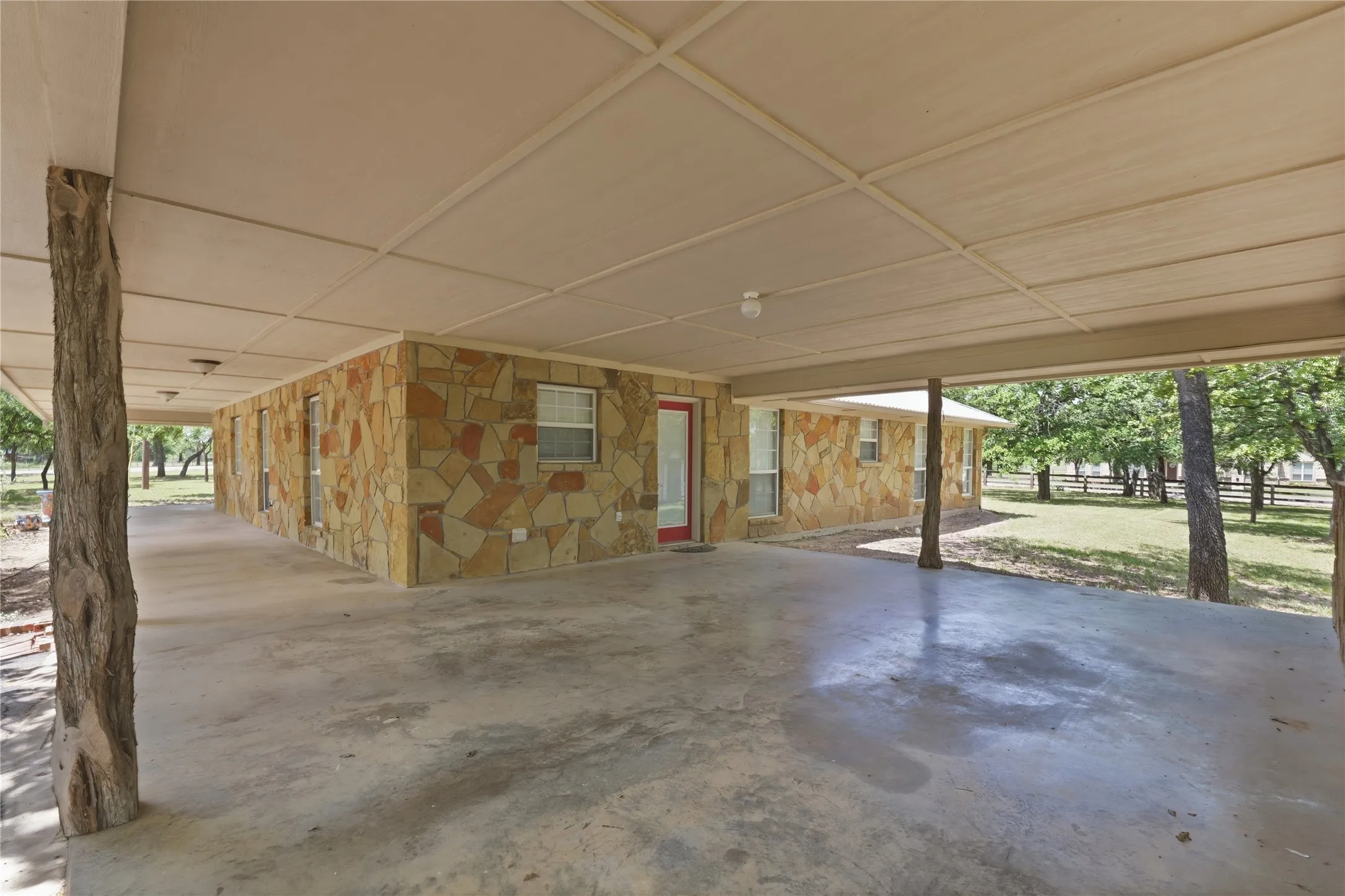 Single Family Residence For Sale in Parker County , 1528 Tidwell Road, Brock, Texas 76087, 3 Bedrooms, 3 Bathrooms, Garage spaces, 2,091 Sqft, built in 2002, Price $495,000, mls#21264237, Real Estate Agent in Brock, Homes For Sale in Parker county, Homes For Sale in Brock, Realtor in Brock Texas, Real Estate Brokerage Independent Realty Texas, Luminita Cordes Realtor