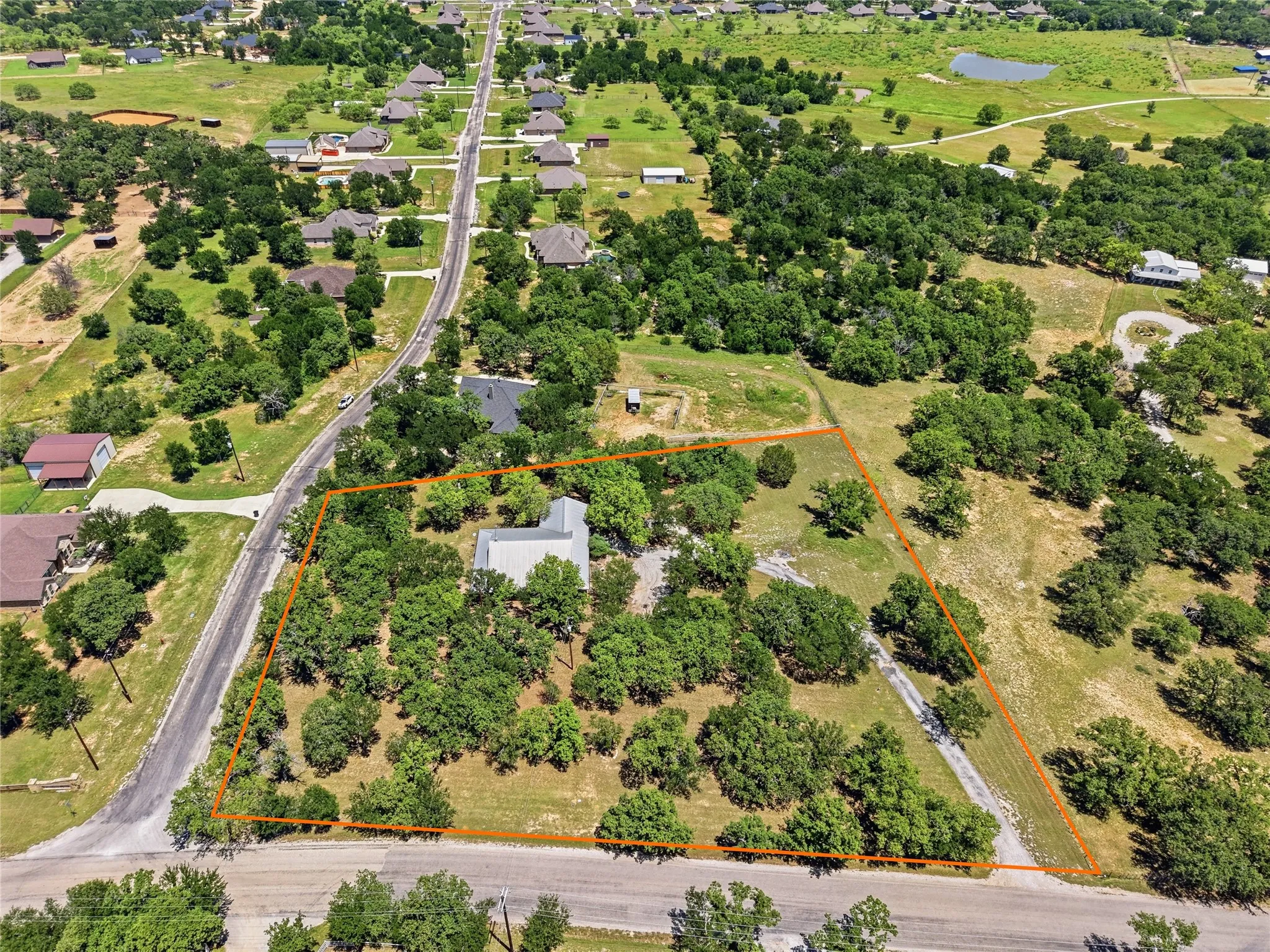 Single Family Residence For Sale in Parker County , 1528 Tidwell Road, Brock, Texas 76087, 3 Bedrooms, 3 Bathrooms, Garage spaces, 2,091 Sqft, built in 2002, Price $495,000, mls#21264237, Real Estate Agent in Brock, Homes For Sale in Parker county, Homes For Sale in Brock, Realtor in Brock Texas, Real Estate Brokerage Independent Realty Texas, Luminita Cordes Realtor