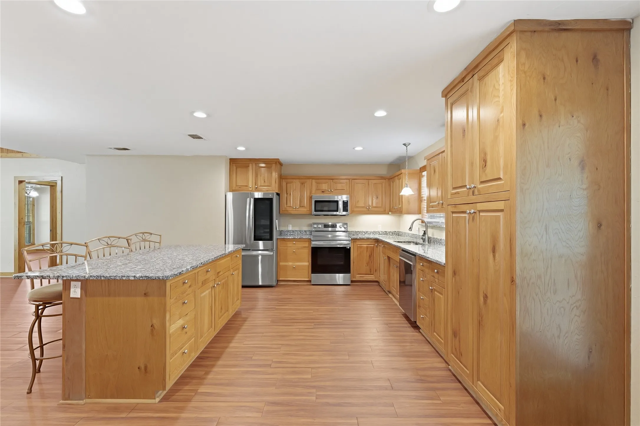 Single Family Residence For Sale in Parker County , 1528 Tidwell Road, Brock, Texas 76087, 3 Bedrooms, 3 Bathrooms, Garage spaces, 2,091 Sqft, built in 2002, Price $495,000, mls#21264237, Real Estate Agent in Brock, Homes For Sale in Parker county, Homes For Sale in Brock, Realtor in Brock Texas, Real Estate Brokerage Independent Realty Texas, Luminita Cordes Realtor