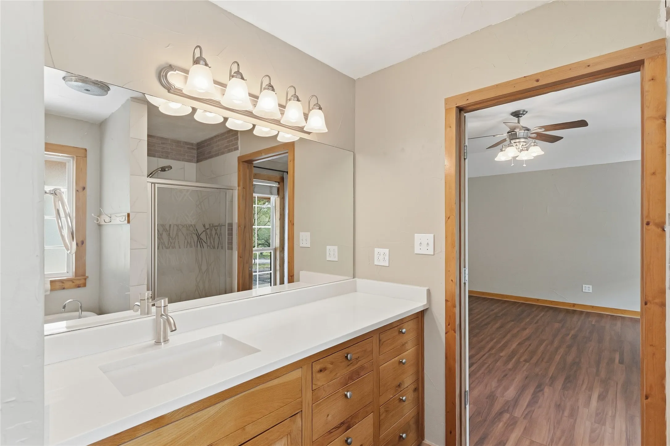 Single Family Residence For Sale in Parker County , 1528 Tidwell Road, Brock, Texas 76087, 3 Bedrooms, 3 Bathrooms, Garage spaces, 2,091 Sqft, built in 2002, Price $495,000, mls#21264237, Real Estate Agent in Brock, Homes For Sale in Parker county, Homes For Sale in Brock, Realtor in Brock Texas, Real Estate Brokerage Independent Realty Texas, Luminita Cordes Realtor