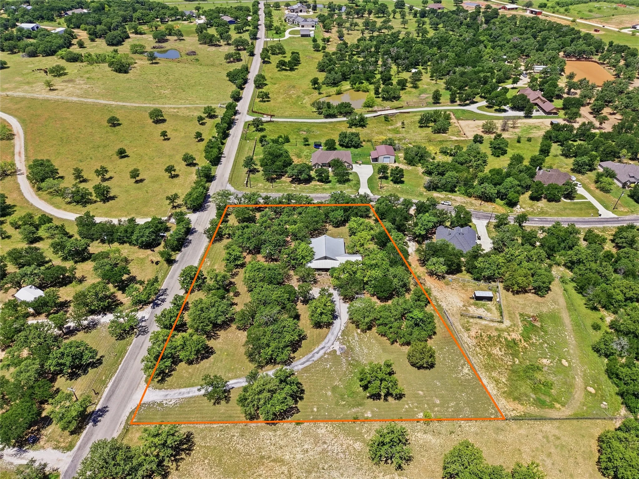Single Family Residence For Sale in Parker County , 1528 Tidwell Road, Brock, Texas 76087, 3 Bedrooms, 3 Bathrooms, Garage spaces, 2,091 Sqft, built in 2002, Price $495,000, mls#21264237, Real Estate Agent in Brock, Homes For Sale in Parker county, Homes For Sale in Brock, Realtor in Brock Texas, Real Estate Brokerage Independent Realty Texas, Luminita Cordes Realtor