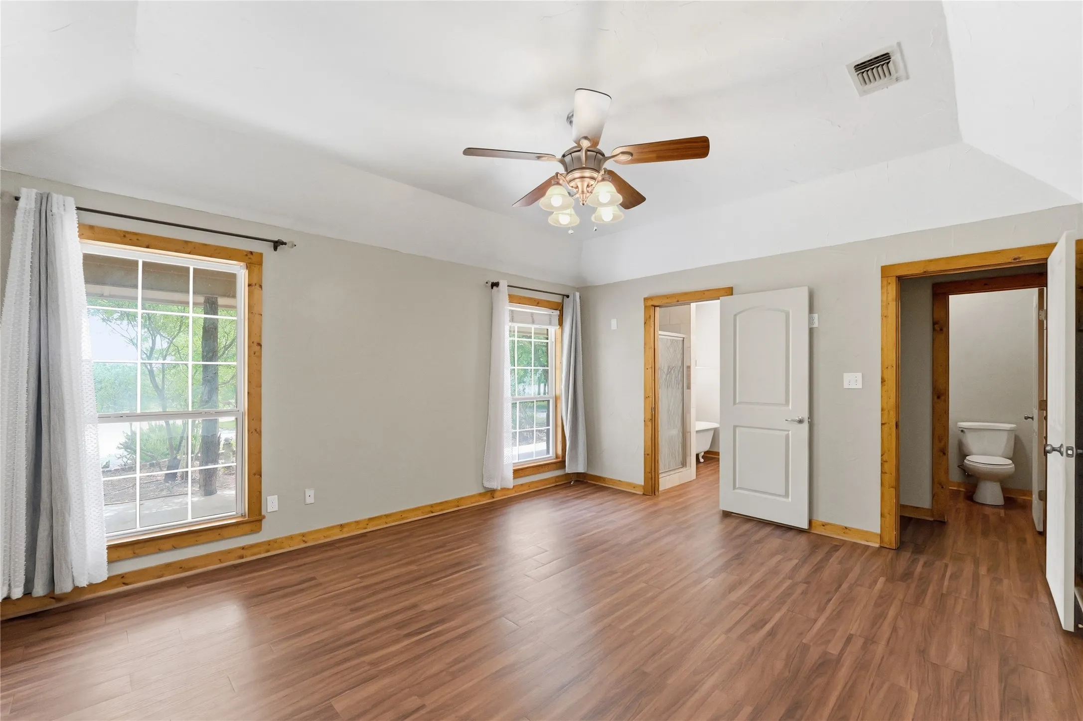Single Family Residence For Sale in Parker County , 1528 Tidwell Road, Brock, Texas 76087, 3 Bedrooms, 3 Bathrooms, Garage spaces, 2,091 Sqft, built in 2002, Price $495,000, mls#21264237, Real Estate Agent in Brock, Homes For Sale in Parker county, Homes For Sale in Brock, Realtor in Brock Texas, Real Estate Brokerage Independent Realty Texas, Luminita Cordes Realtor