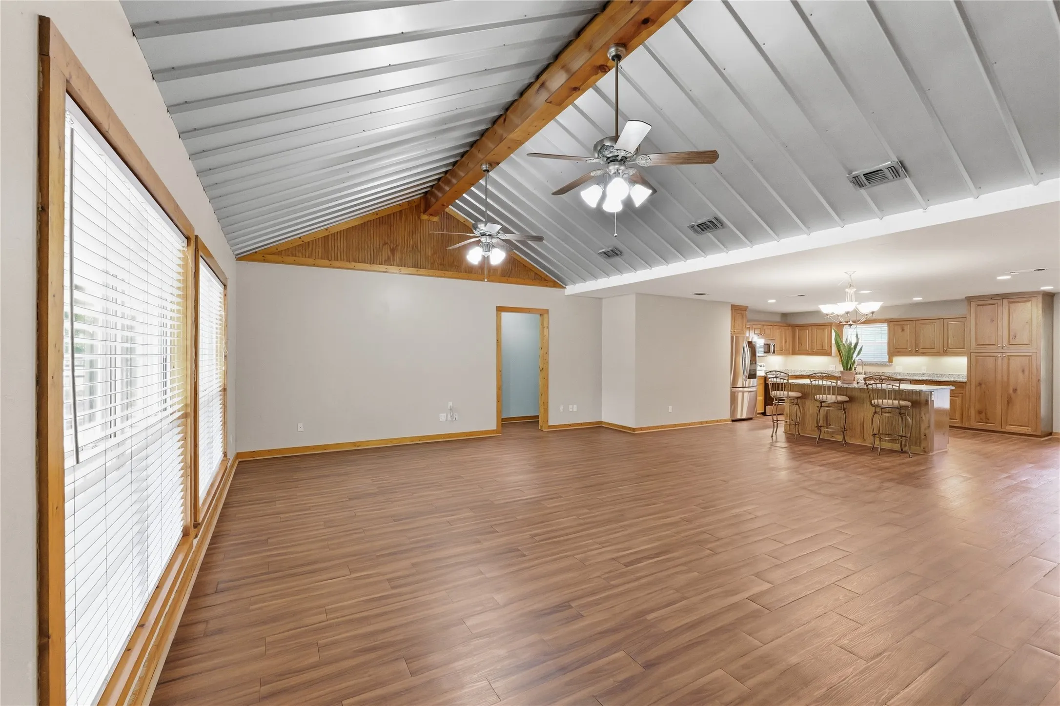 Single Family Residence For Sale in Parker County , 1528 Tidwell Road, Brock, Texas 76087, 3 Bedrooms, 3 Bathrooms, Garage spaces, 2,091 Sqft, built in 2002, Price $495,000, mls#21264237, Real Estate Agent in Brock, Homes For Sale in Parker county, Homes For Sale in Brock, Realtor in Brock Texas, Real Estate Brokerage Independent Realty Texas, Luminita Cordes Realtor