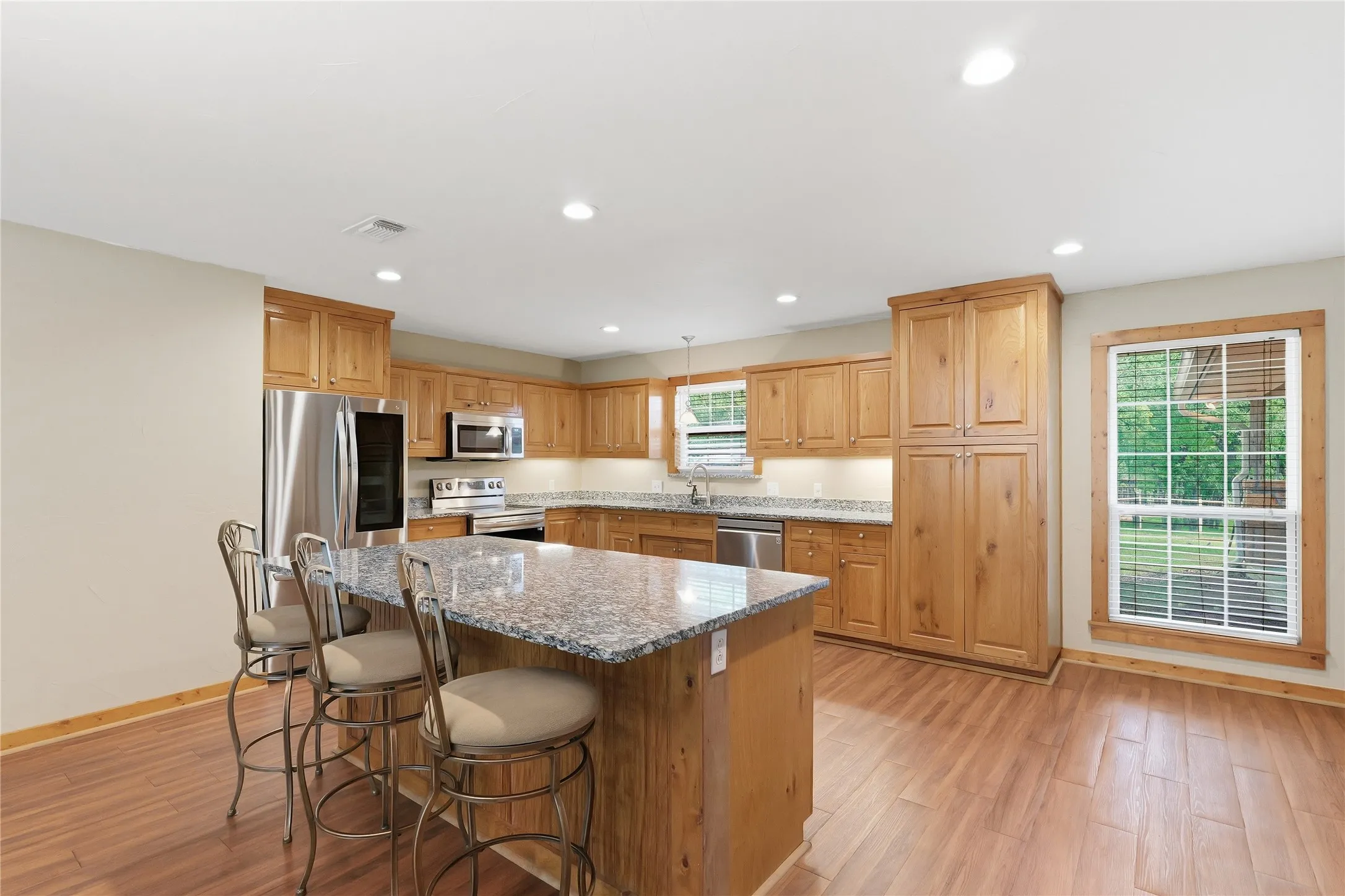Single Family Residence For Sale in Parker County , 1528 Tidwell Road, Brock, Texas 76087, 3 Bedrooms, 3 Bathrooms, Garage spaces, 2,091 Sqft, built in 2002, Price $495,000, mls#21264237, Real Estate Agent in Brock, Homes For Sale in Parker county, Homes For Sale in Brock, Realtor in Brock Texas, Real Estate Brokerage Independent Realty Texas, Luminita Cordes Realtor